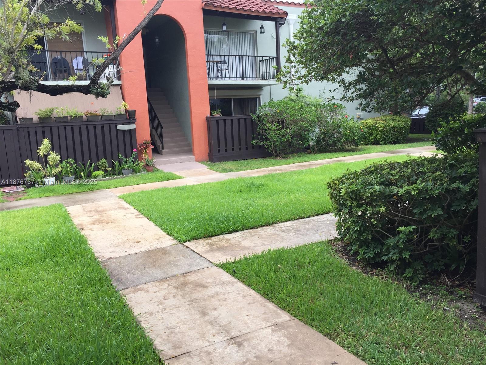 10808 2 / 2 1205 sq. ft. $ 2025-09-11 0 Photo