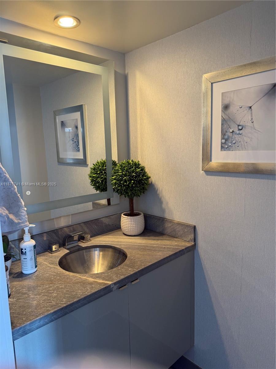 Ver detalles 2703 2 / 3 1634 sq. ft. $ 2025-09-11 0 foto