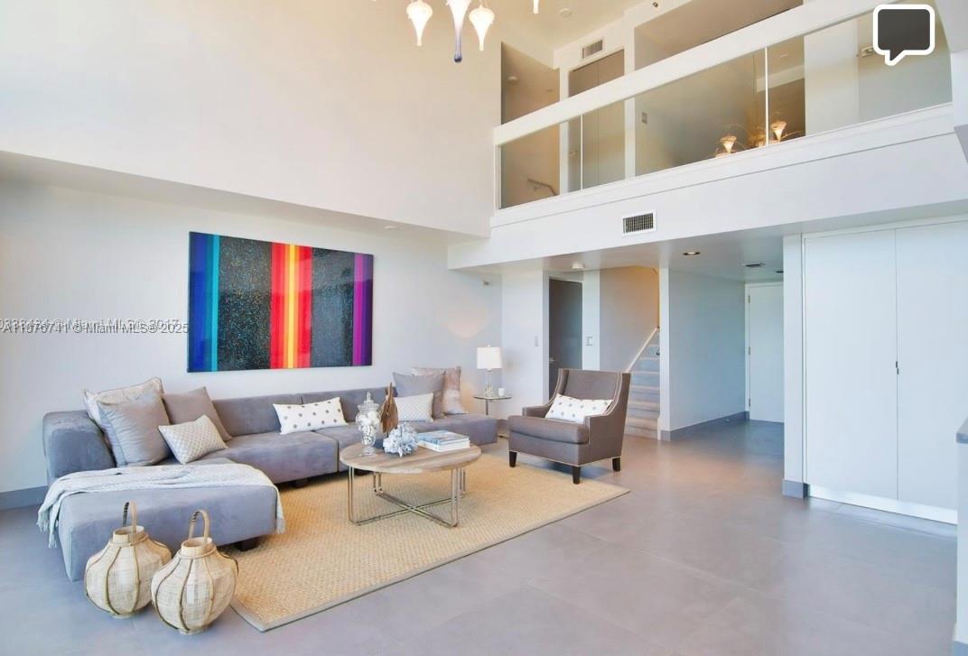 See details 2703 2 / 3 1634 sq. ft. $ 2025-09-11 0 Photo