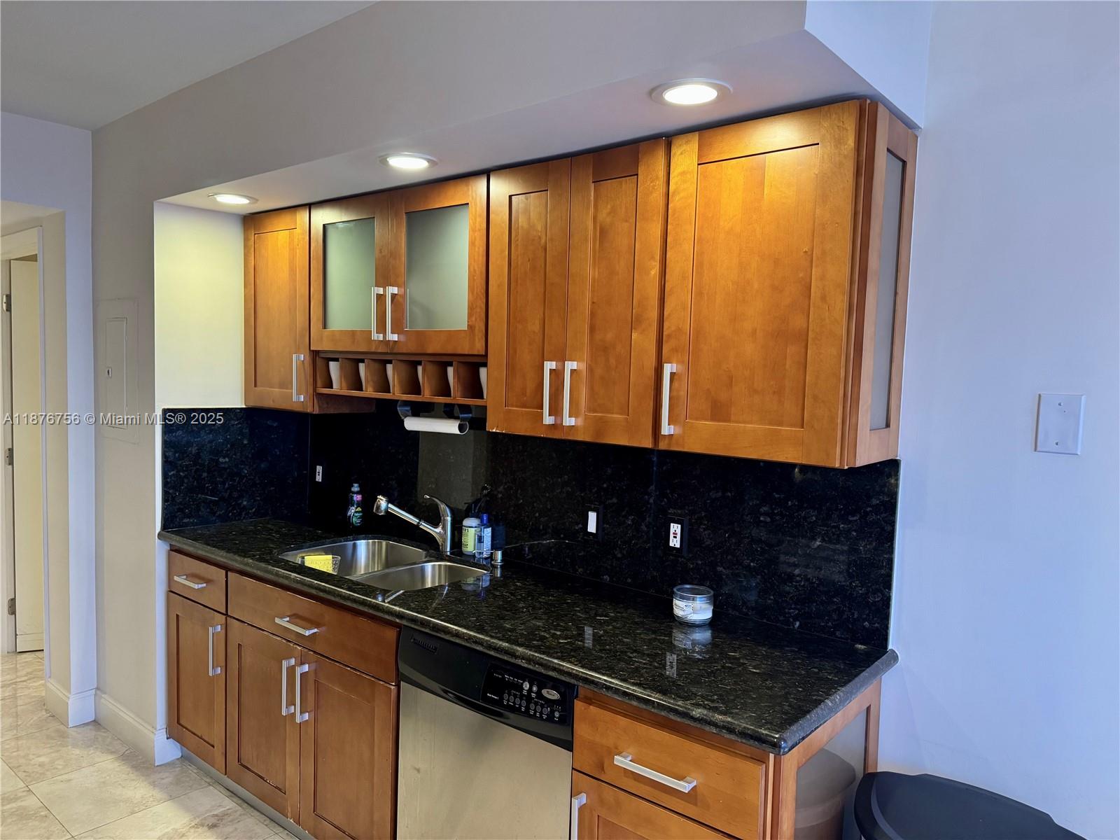 2512 2 / 2 1350 sq. ft. $ 2025-09-11 0 Photo