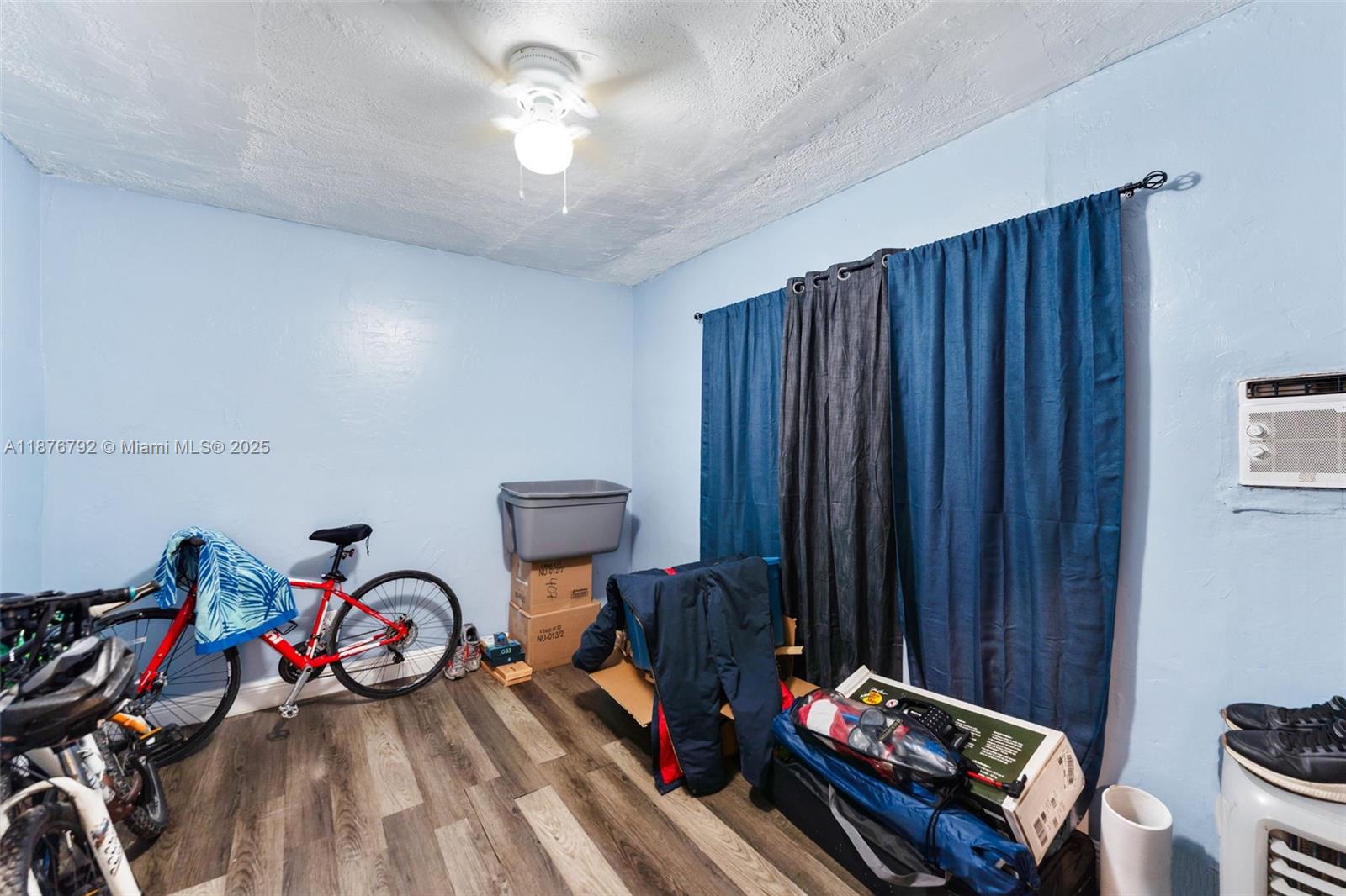   /   sq. ft. $ 2025-09-11 0 Photo