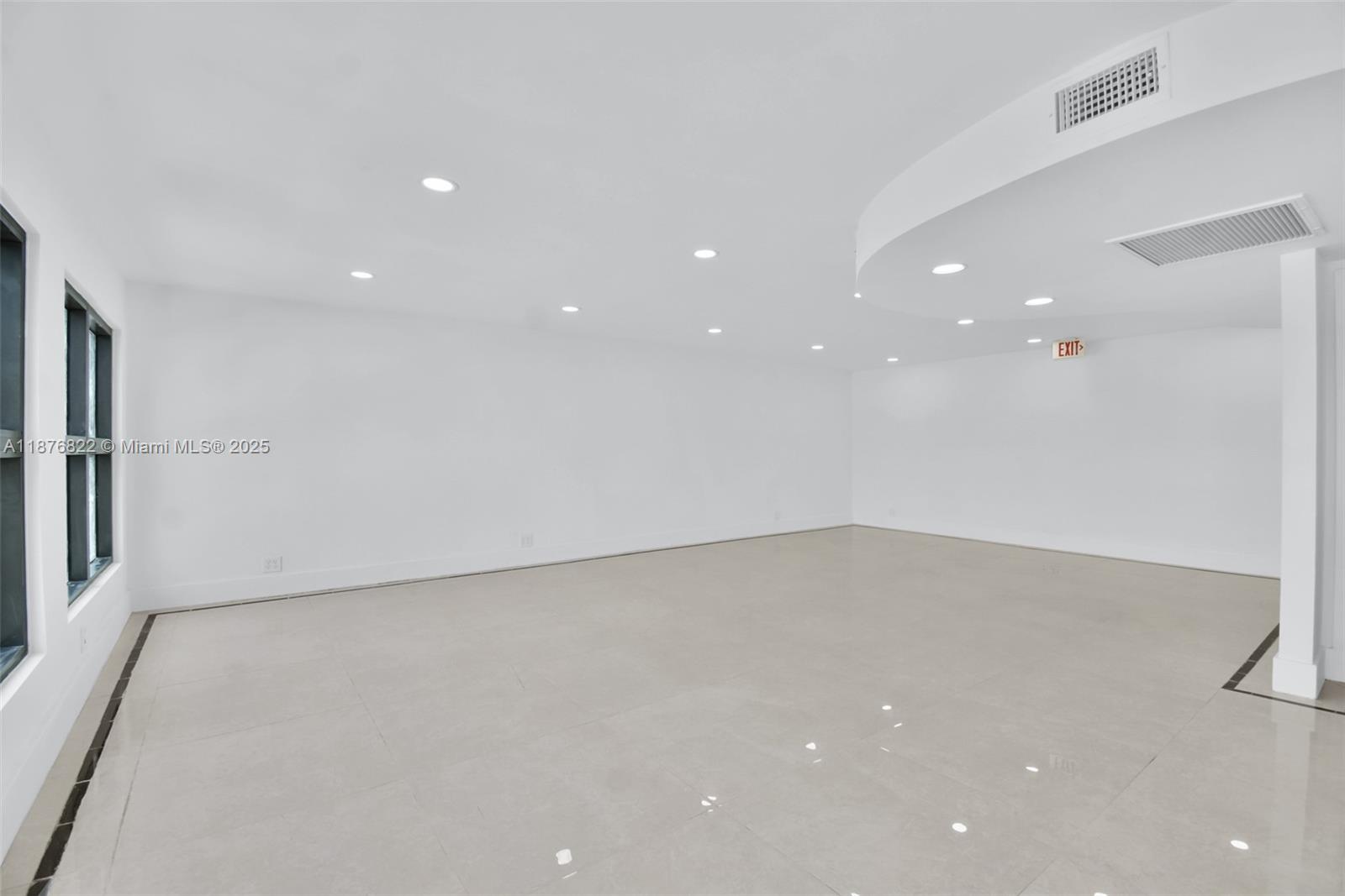   /   sq. ft. $ 2025-09-11 0 foto