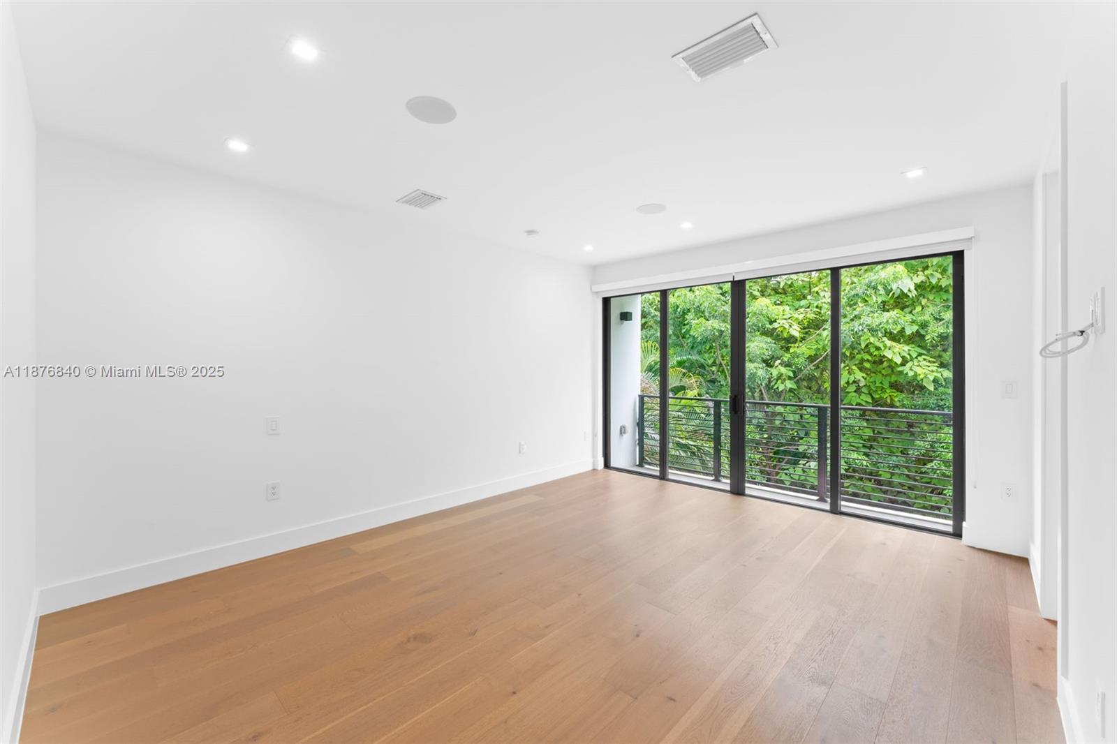   /  4660 sq. ft. $ 2025-09-11 0 Photo