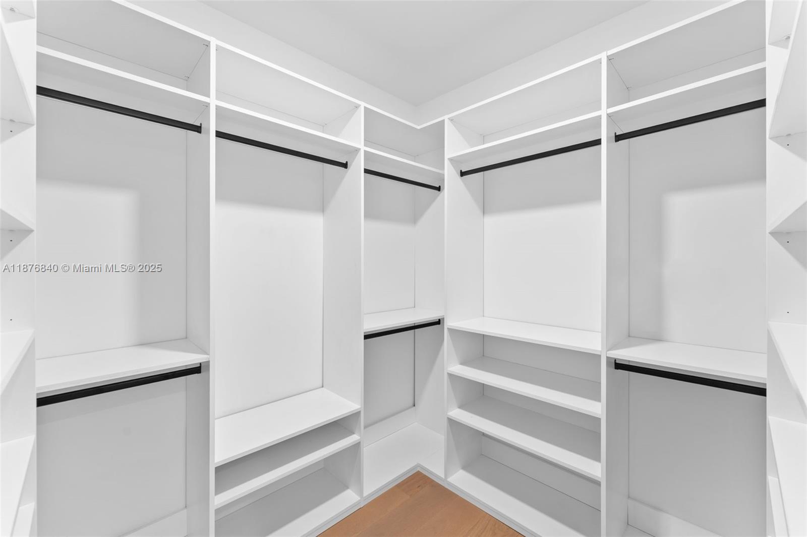   /  4660 sq. ft. $ 2025-09-11 0 Photo