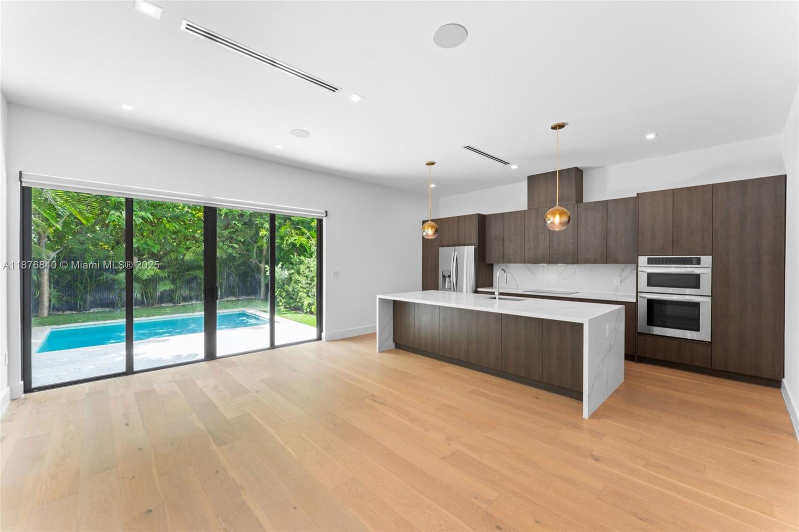   /  4660 sq. ft. $ 2025-09-11 0 Photo