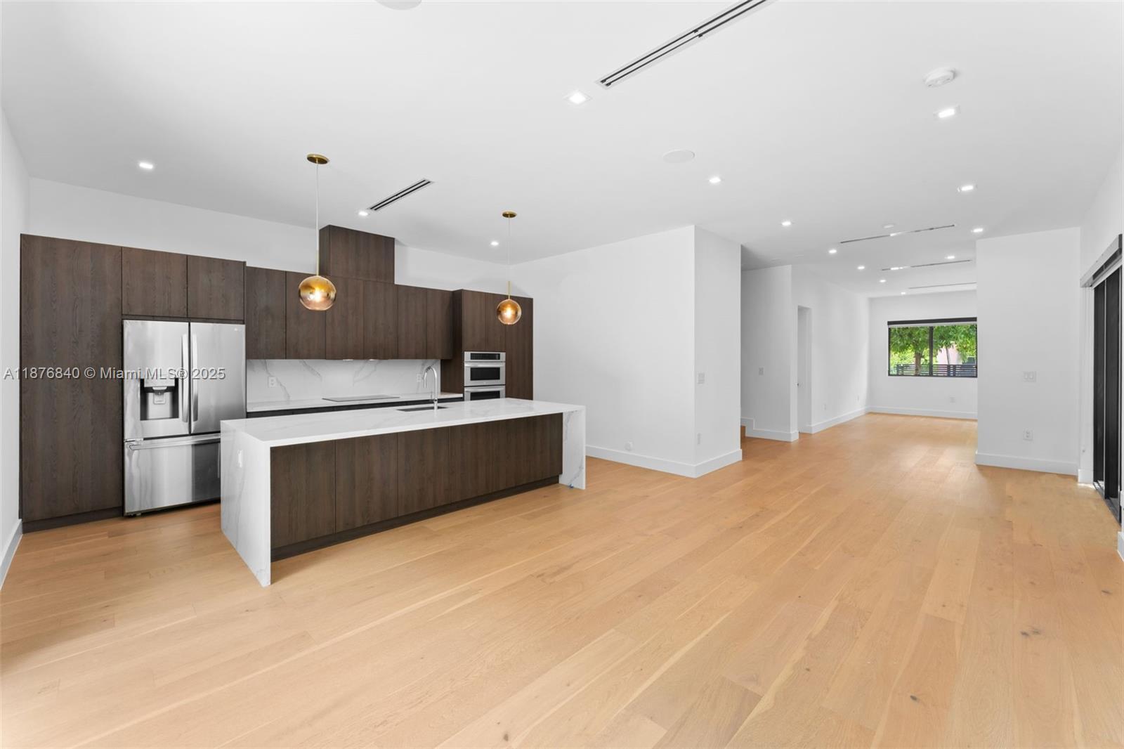   /  4660 sq. ft. $ 2025-09-11 0 Photo