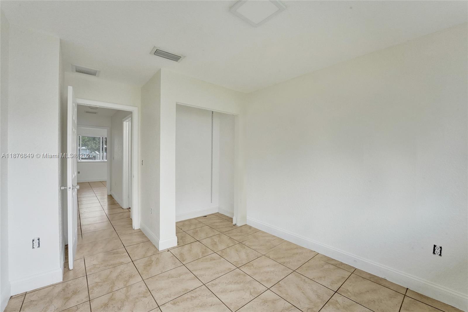   /  2150 sq. ft. $ 2025-09-11 0 Photo