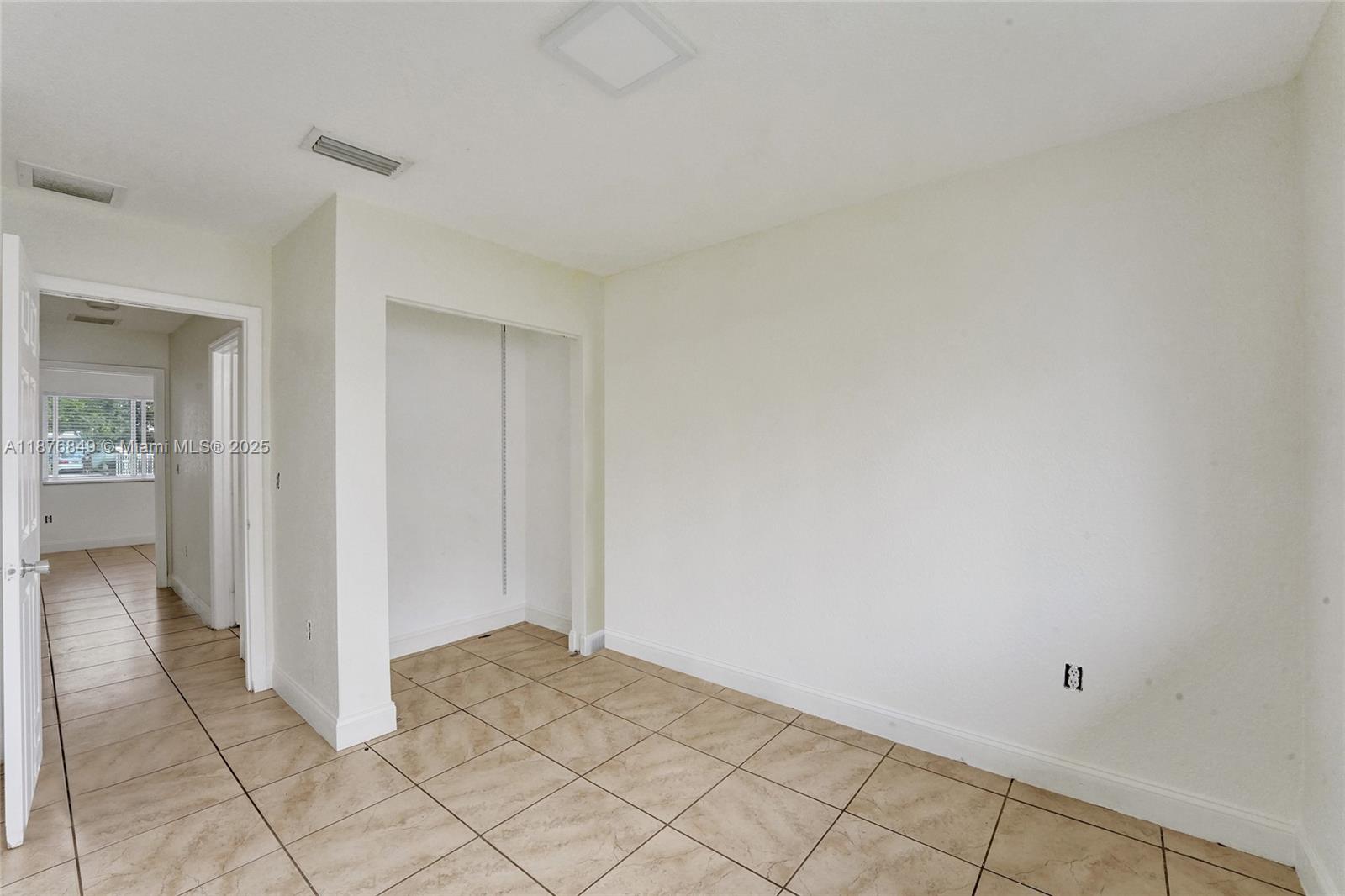   /  2150 sq. ft. $ 2025-09-11 0 Photo