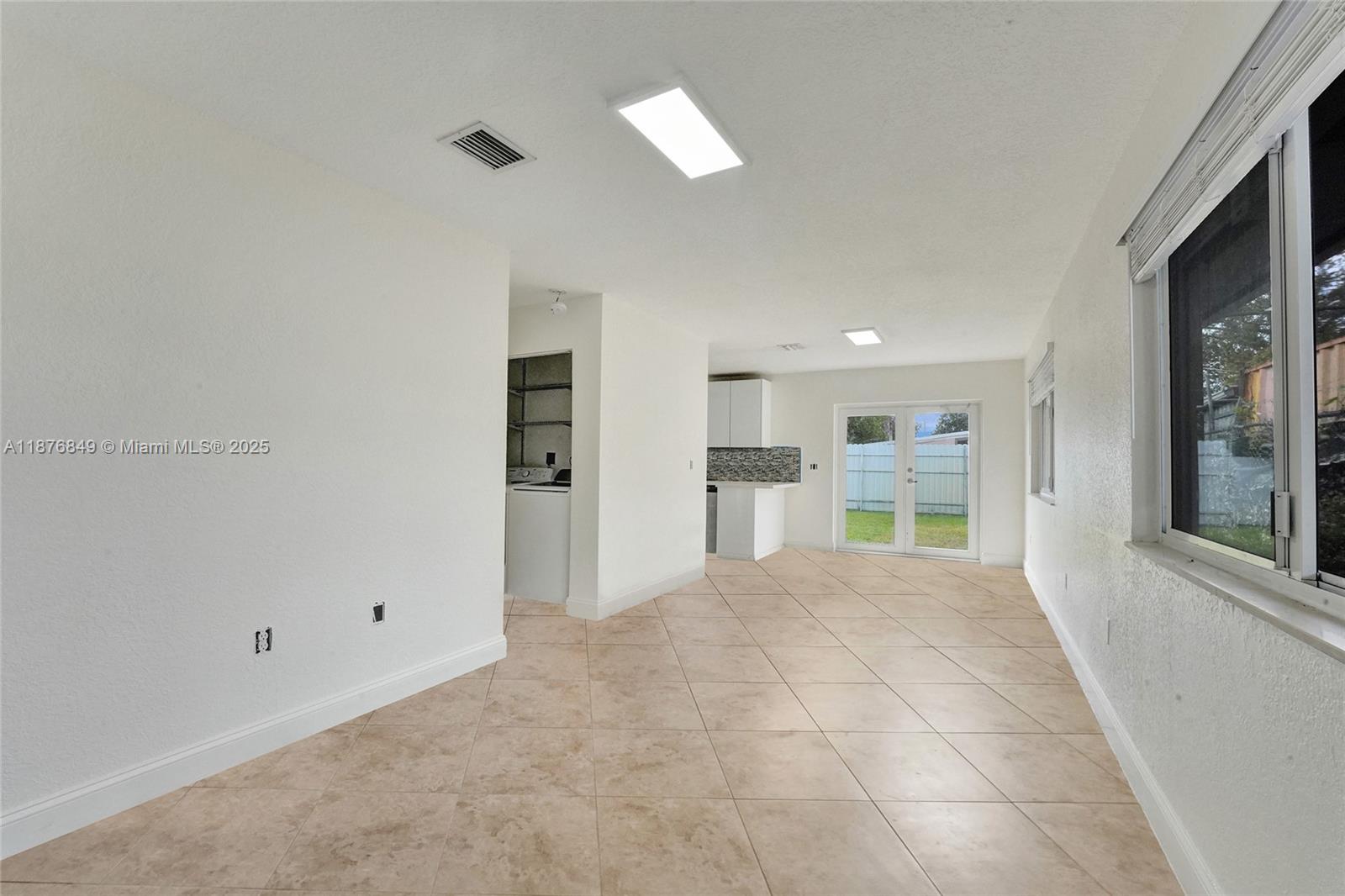   /  2150 sq. ft. $ 2025-09-11 0 Photo