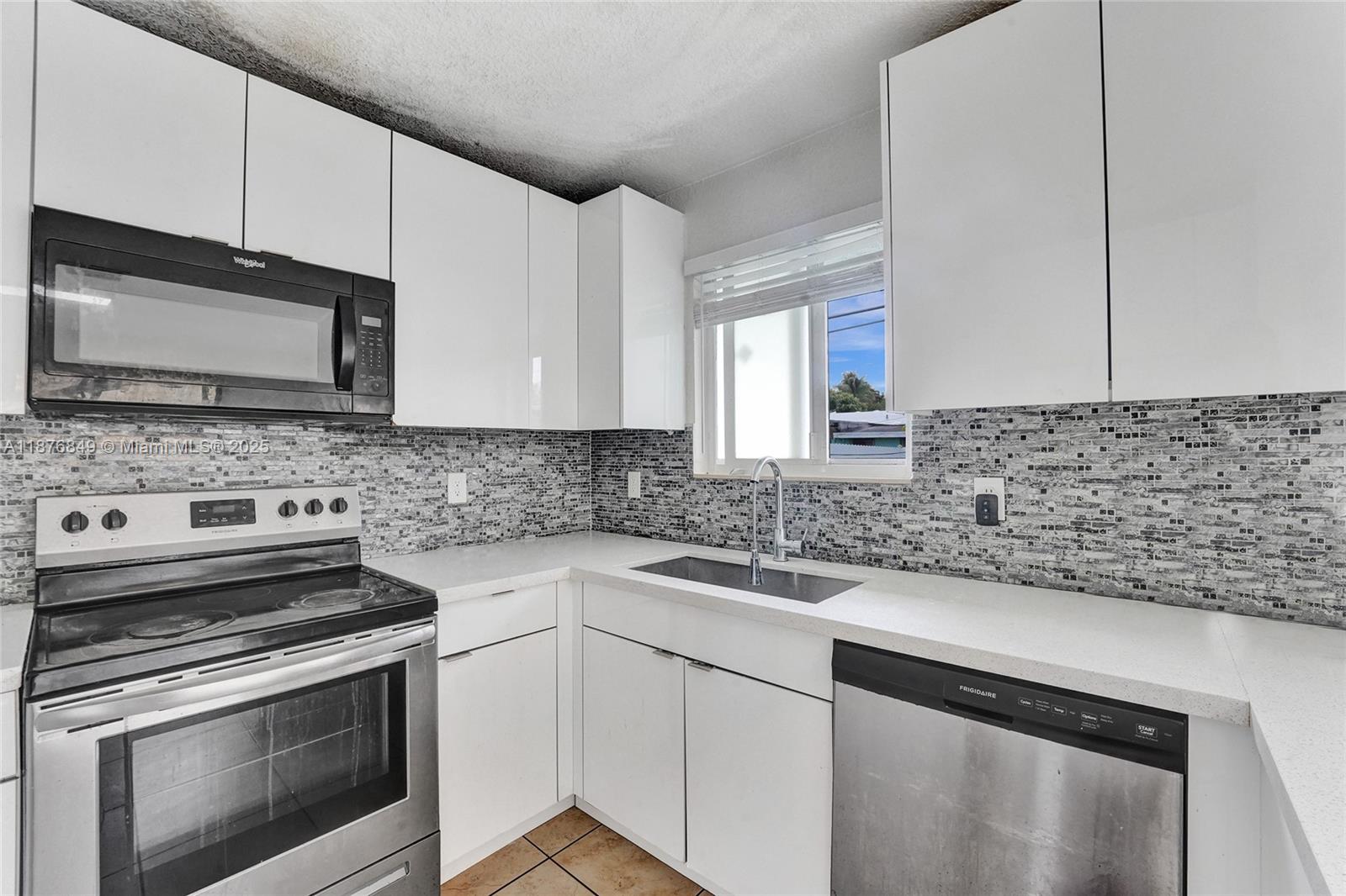   /  2150 sq. ft. $ 2025-09-11 0 Photo