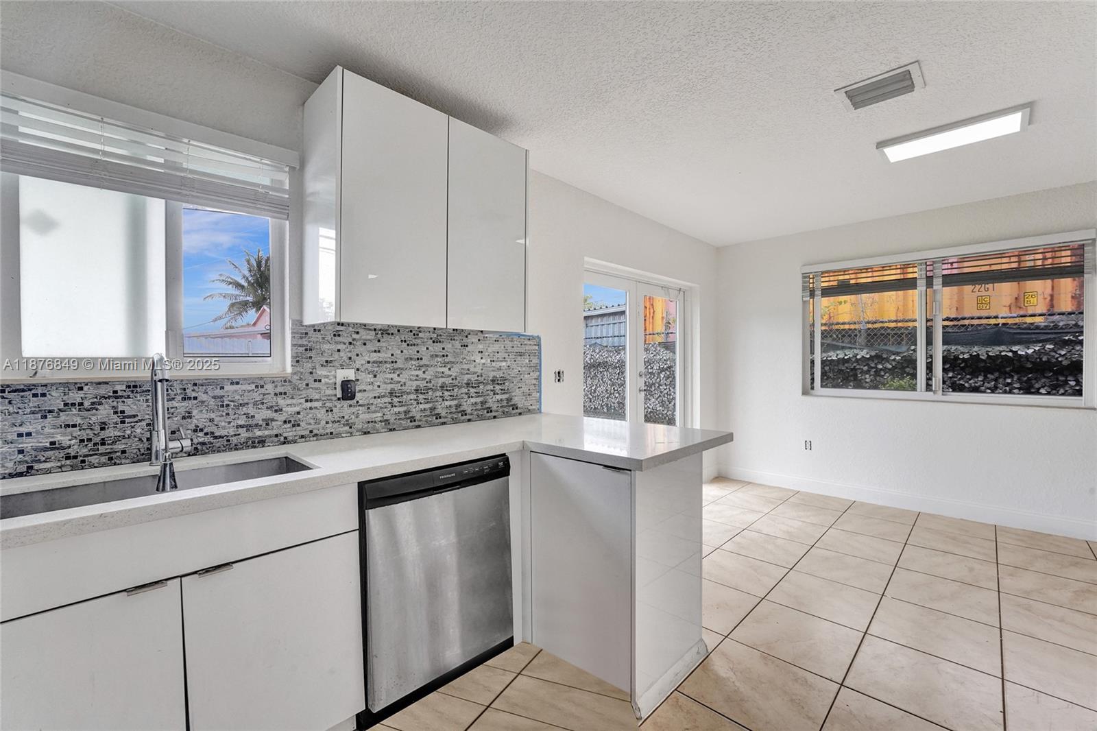   /  2150 sq. ft. $ 2025-09-11 0 Photo