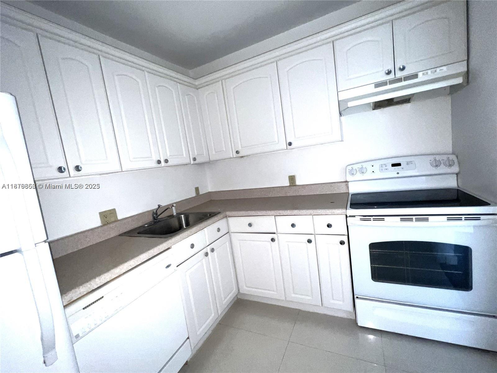 Photo of 3675 Country Club Dr  #507, Aventura, Florida, 33180 - 