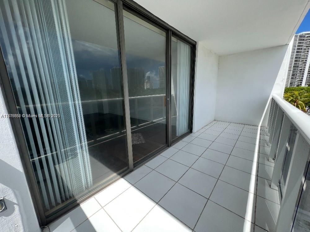 Photo of 3675 Country Club Dr  #507, Aventura, Florida, 33180 - 