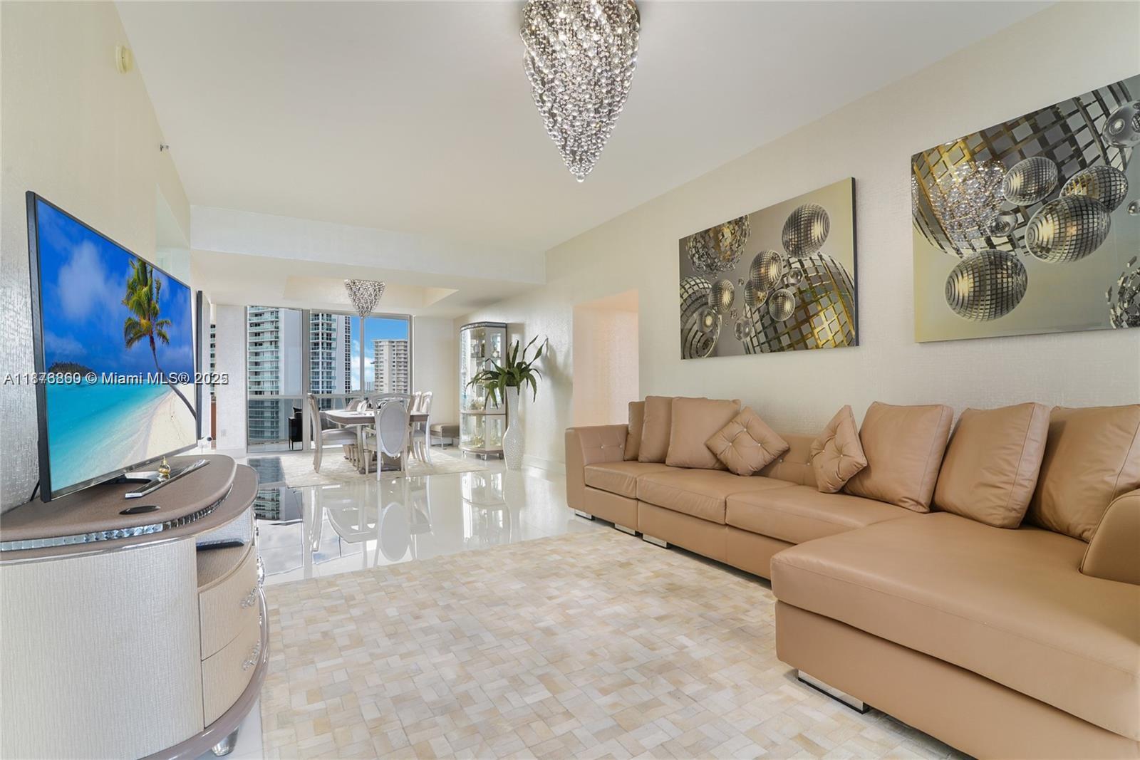 704 3 / 4 2558 sq. ft. $ 2025-09-11 0 Photo