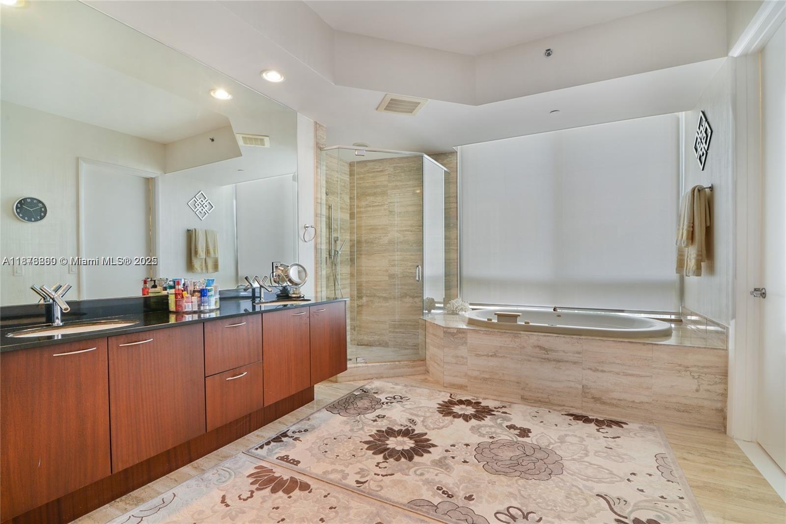 704 3 / 4 2558 sq. ft. $ 2025-09-11 0 Photo