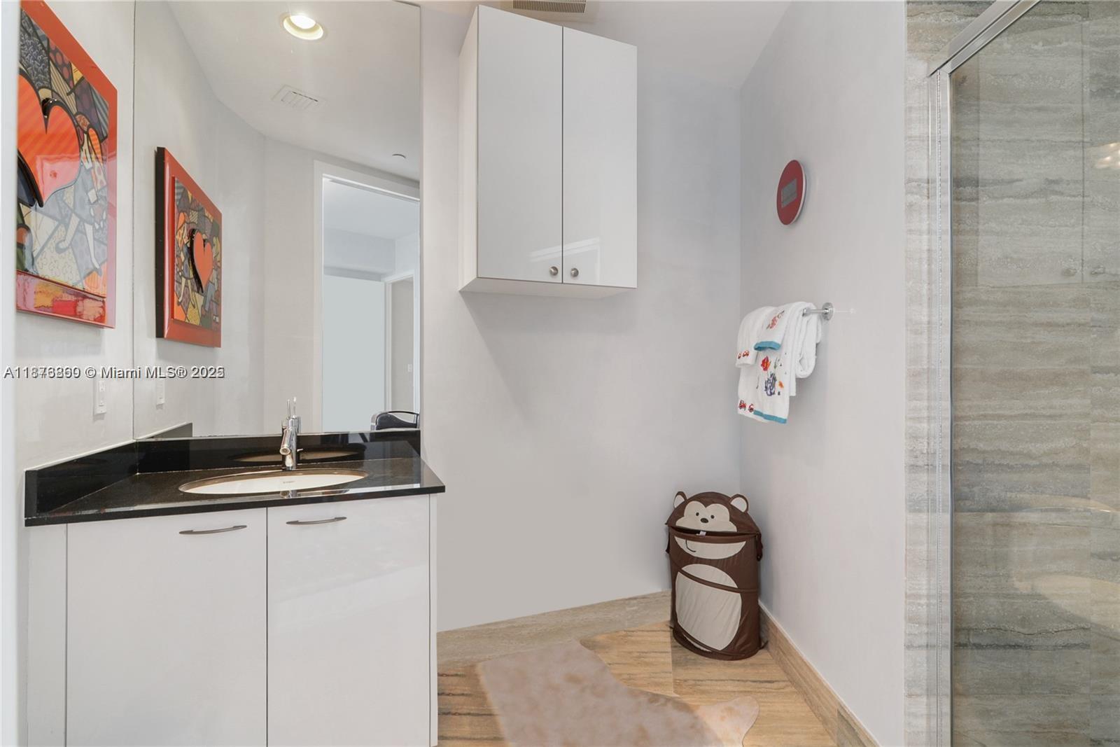 704 3 / 4 2558 sq. ft. $ 2025-09-11 0 Photo