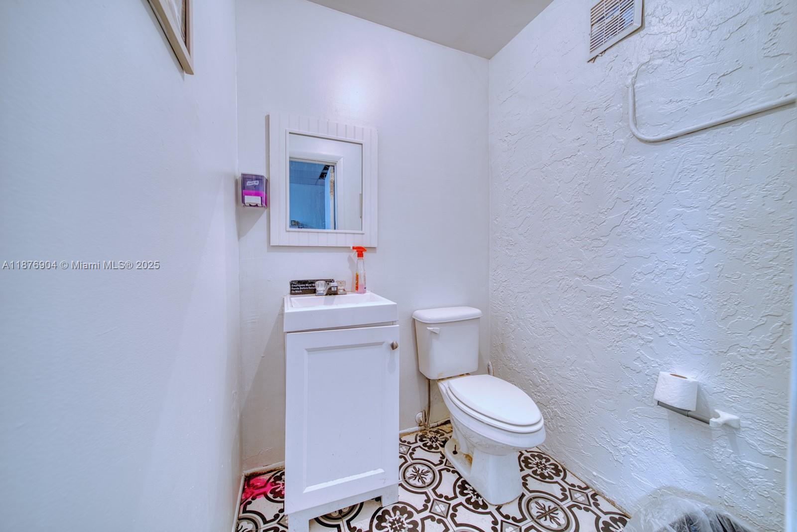 See details / sq. ft. $ 2025-09-11 0 Photo