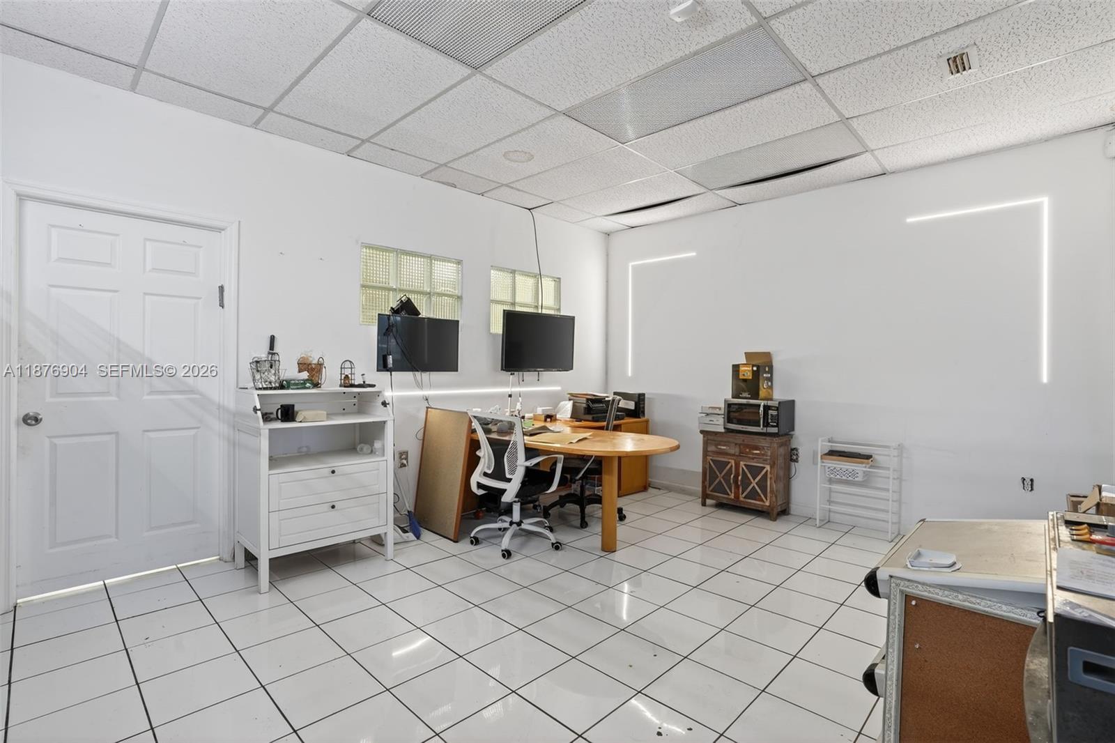   /   sq. ft. $ 2025-11-03 0 Photo