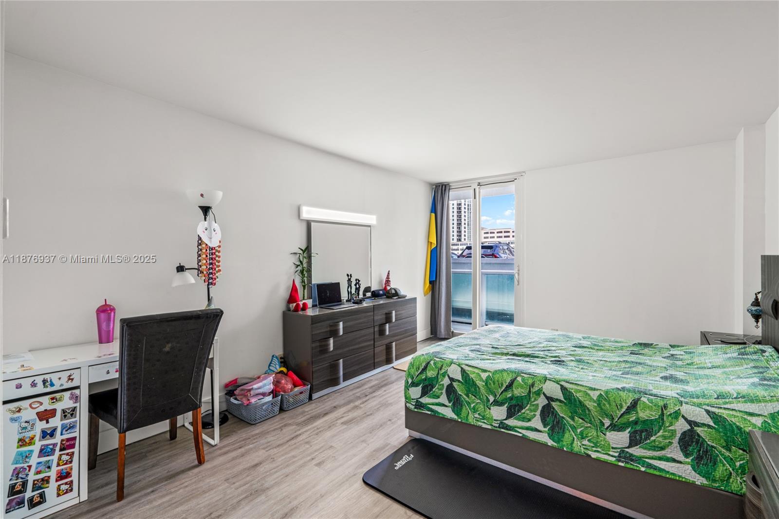 229 2 / 2 1331 sq. ft. $ 2025-09-11 0 foto