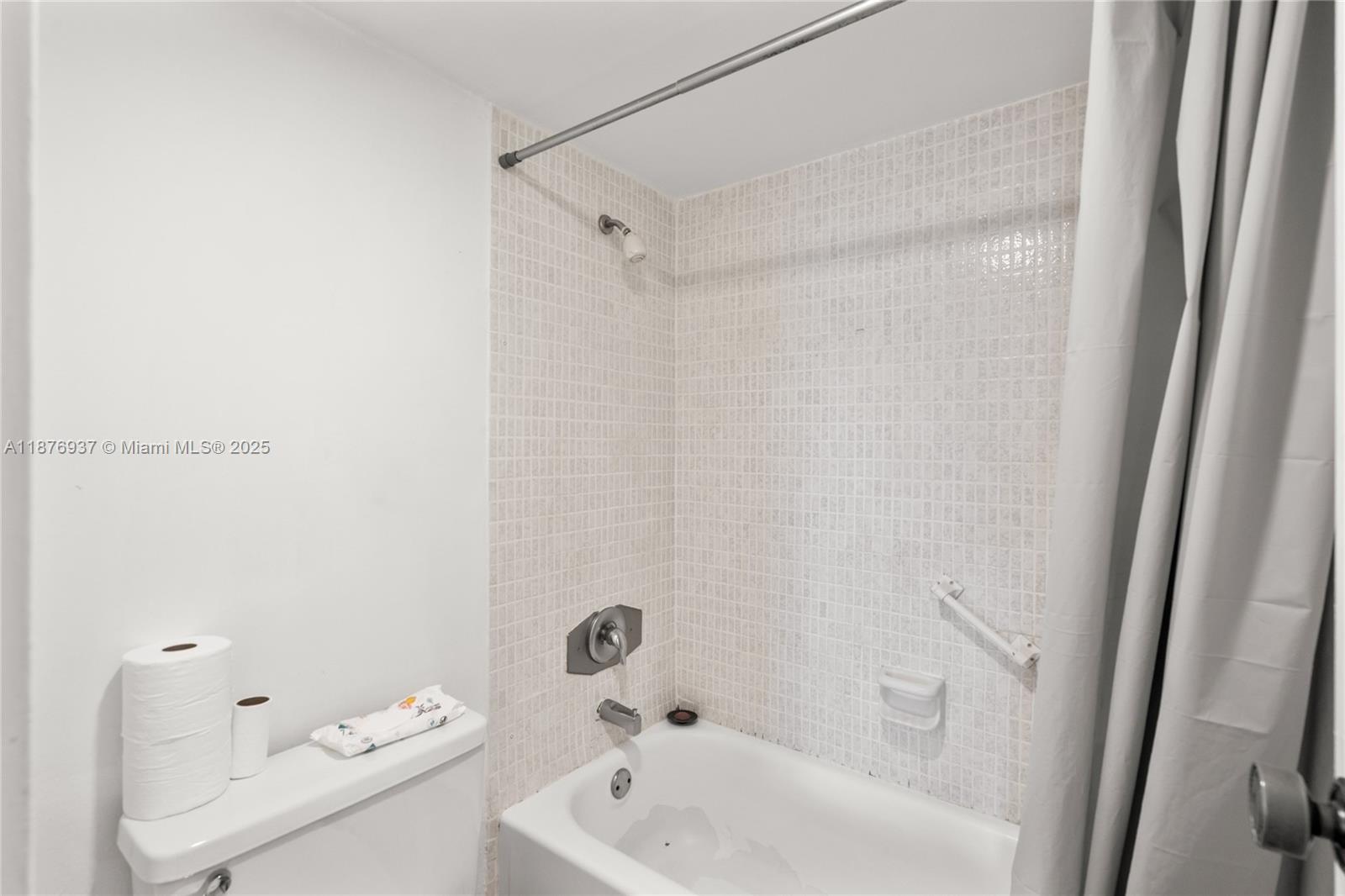 229 2 / 2 1331 sq. ft. $ 2025-09-11 0 foto