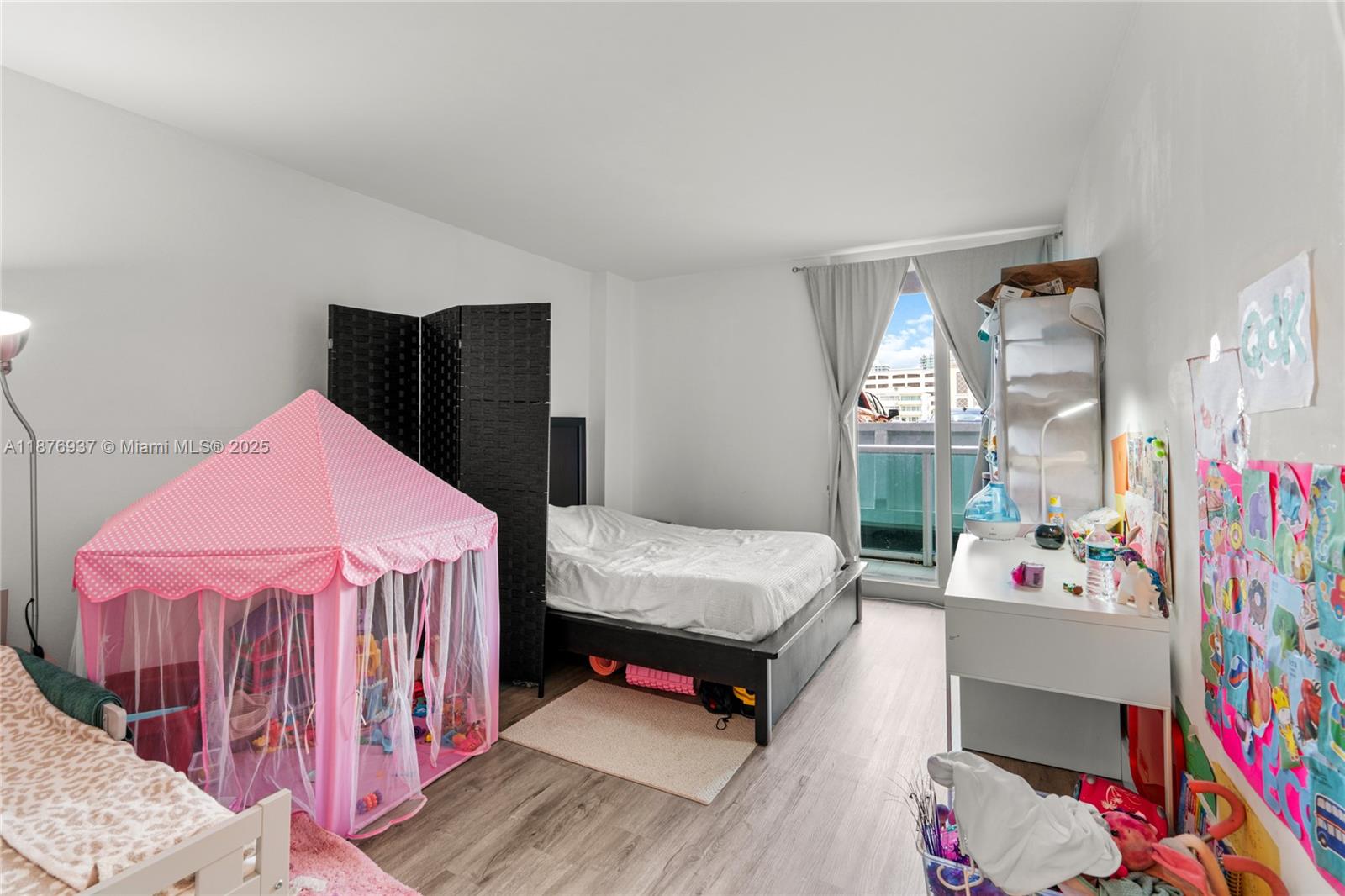 229 2 / 2 1331 sq. ft. $ 2025-09-11 0 foto