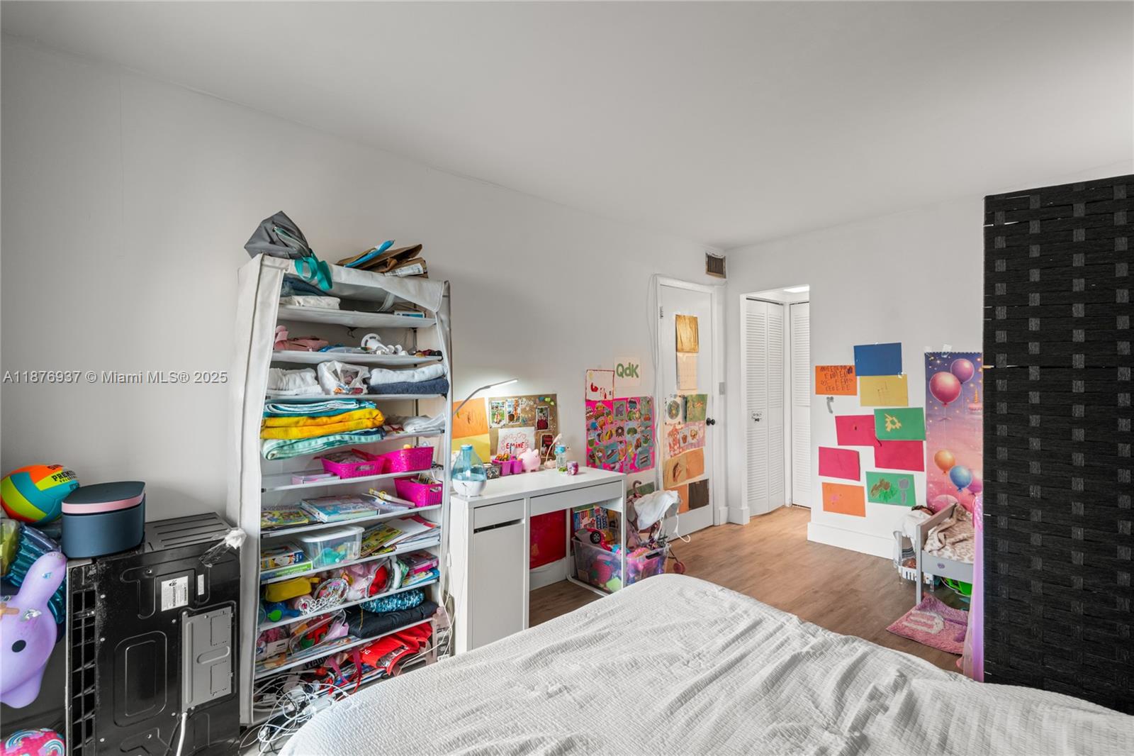 229 2 / 2 1331 sq. ft. $ 2025-09-11 0 foto