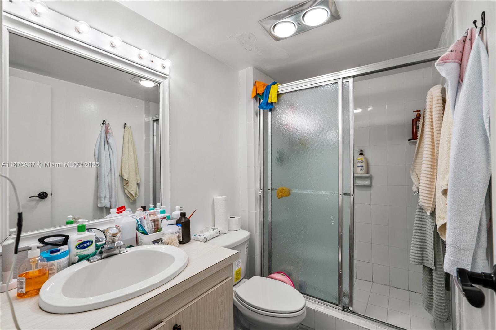 229 2 / 2 1331 sq. ft. $ 2025-09-11 0 foto