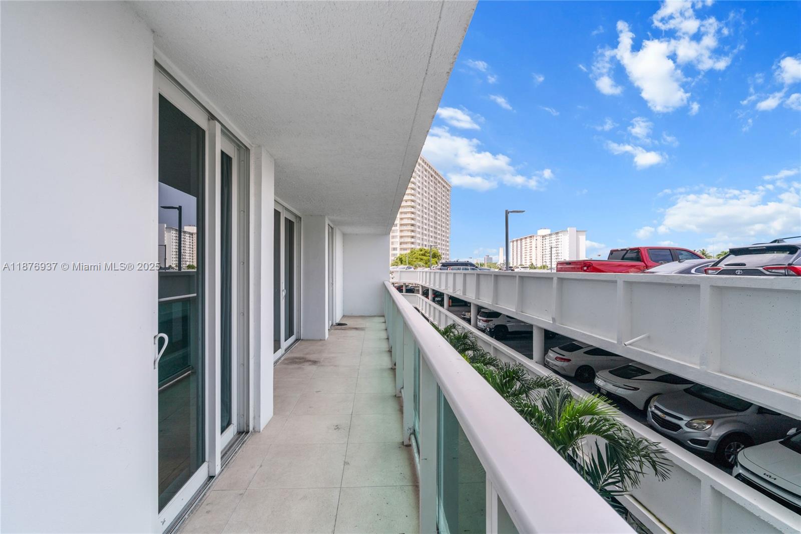 229 2 / 2 1331 sq. ft. $ 2025-09-11 0 foto