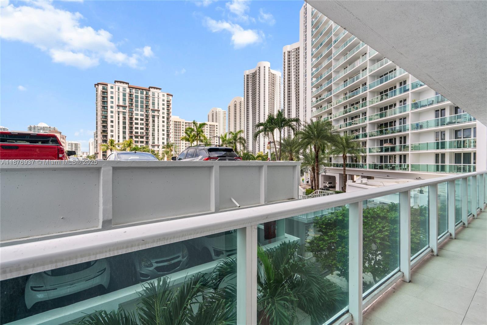 229 2 / 2 1331 sq. ft. $ 2025-09-11 0 foto
