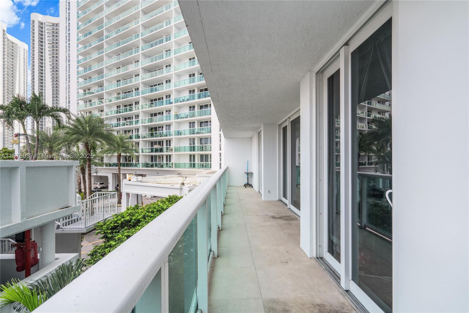 229 2 / 2 1331 sq. ft. $ 2025-09-11 0 foto
