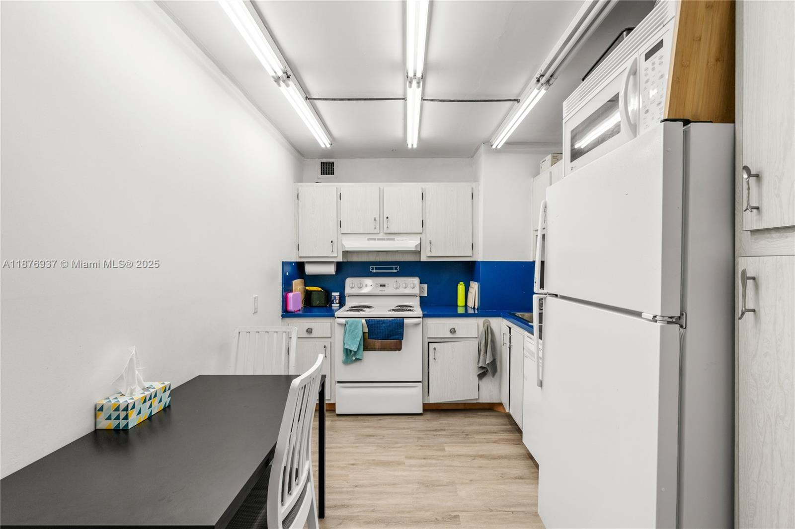 229 2 / 2 1331 sq. ft. $ 2025-09-11 0 foto