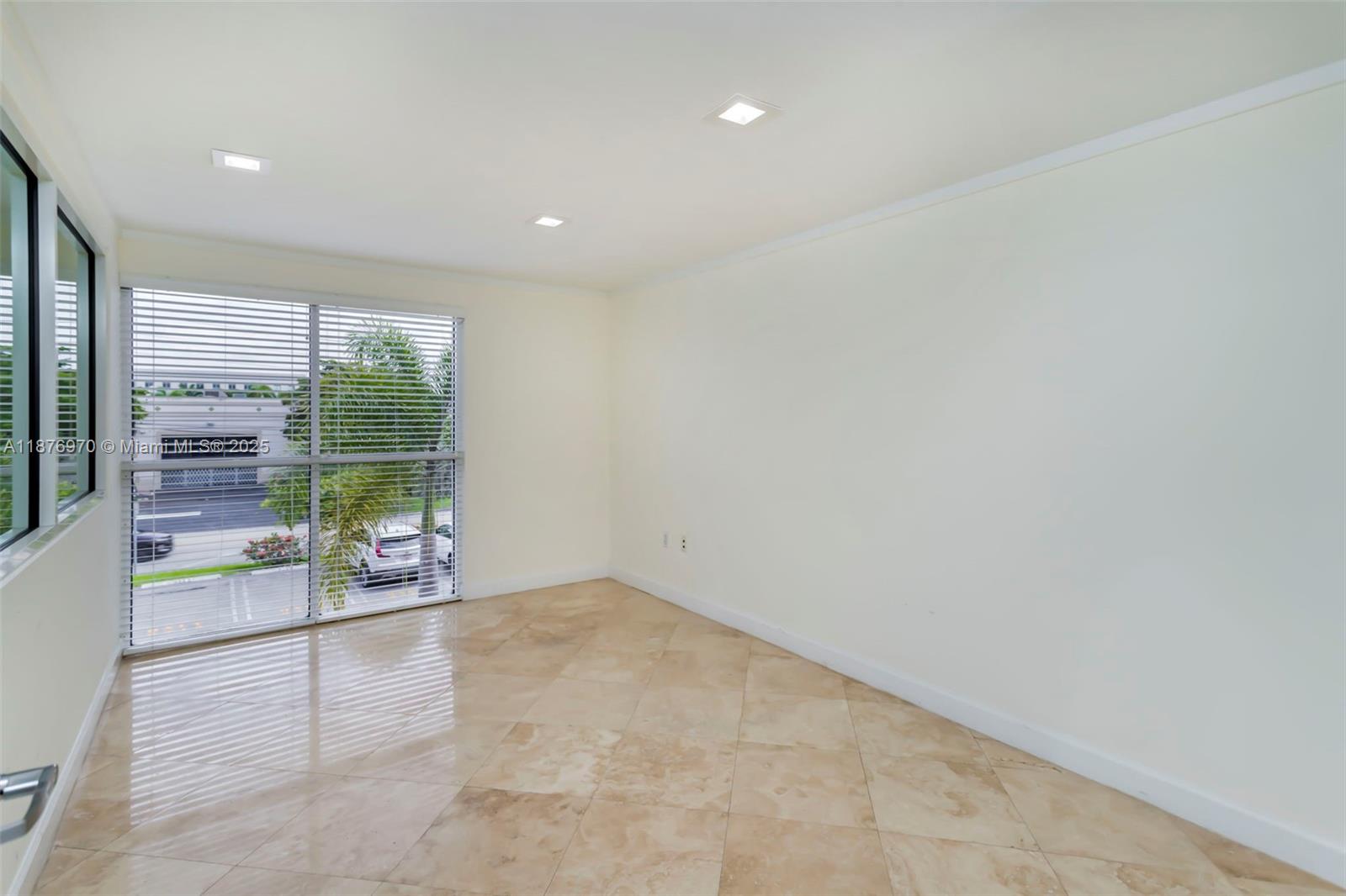 Ver detalles / sq. ft. $ 2025-09-11 0 foto