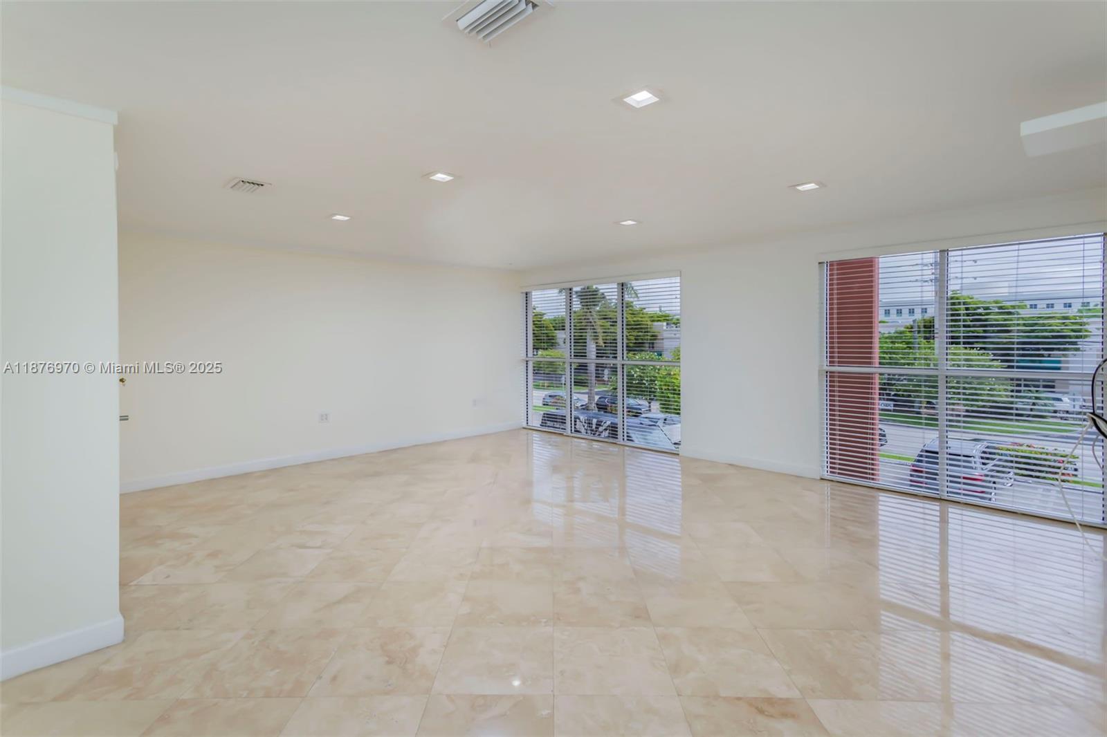 Ver detalles / sq. ft. $ 2025-09-11 0 foto