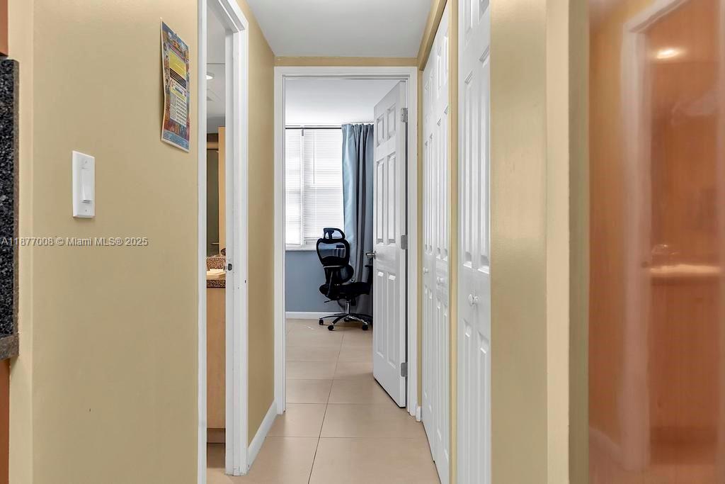 See details 708 2 / 2 1087 sq. ft. $ 2025-09-11 0 Photo