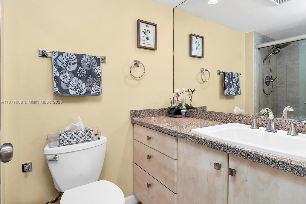 See details 708 2 / 2 1087 sq. ft. $ 2025-09-11 0 Photo