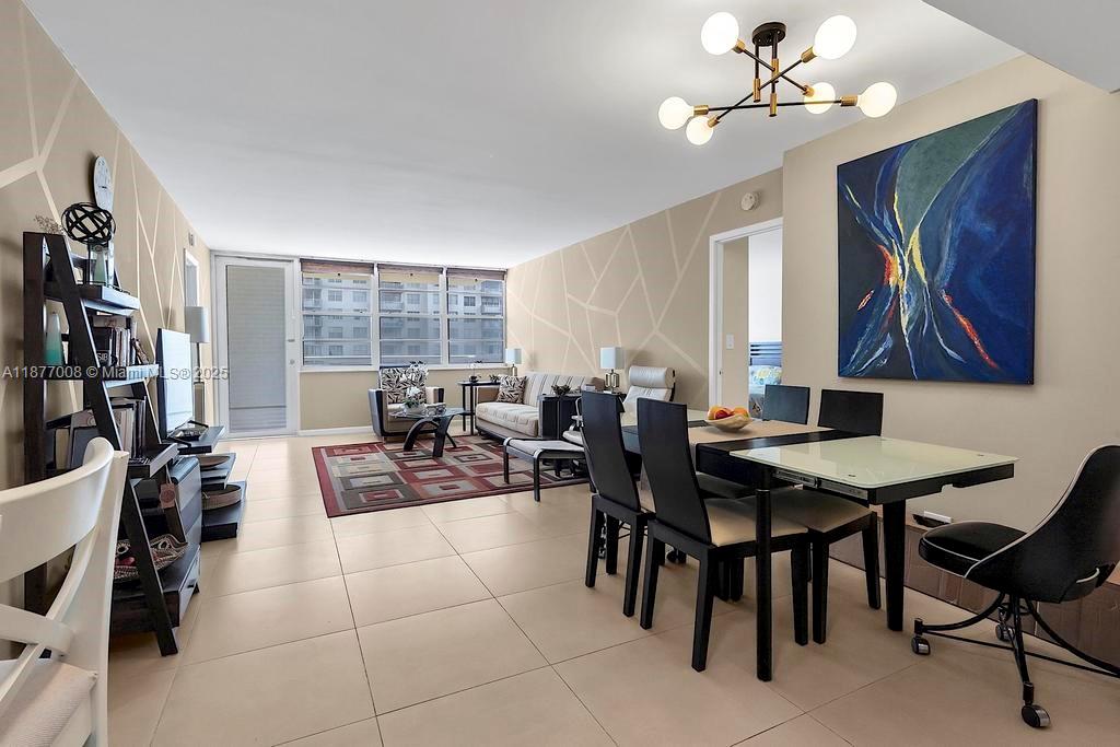 See details 708 2 / 2 1087 sq. ft. $ 2025-09-11 0 Photo
