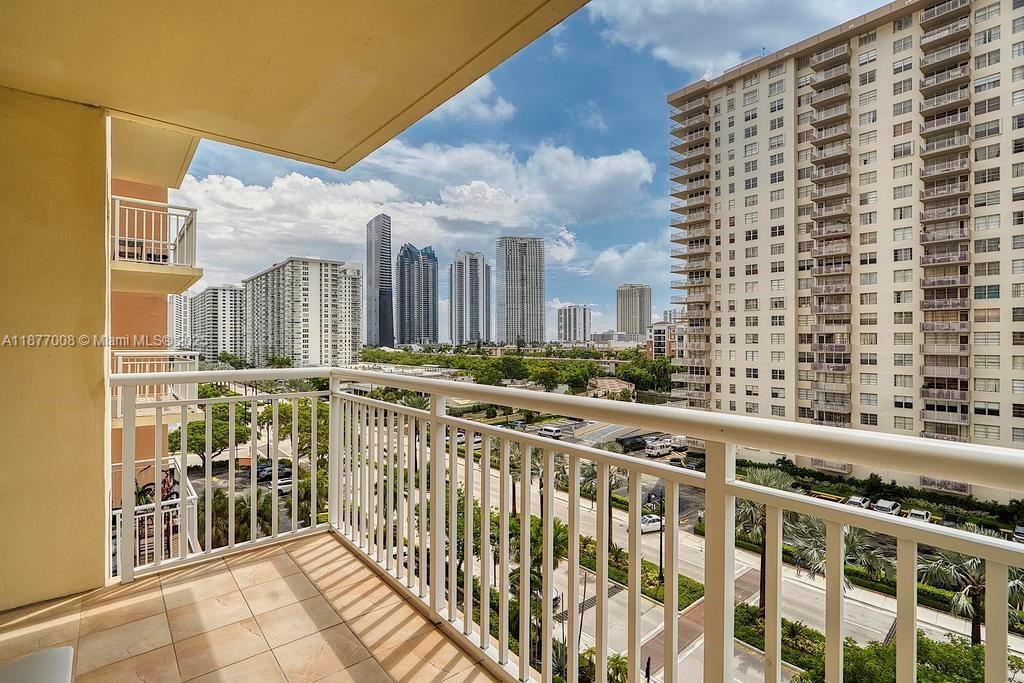 See details 708 2 / 2 1087 sq. ft. $ 2025-09-11 0 Photo