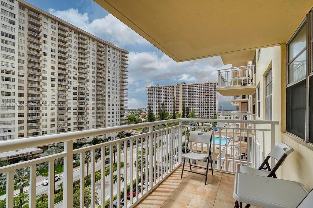 See details 708 2 / 2 1087 sq. ft. $ 2025-09-11 0 Photo