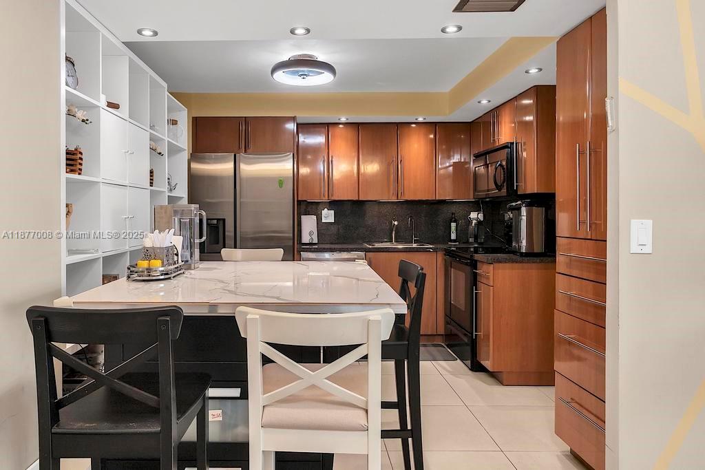 See details 708 2 / 2 1087 sq. ft. $ 2025-09-11 0 Photo