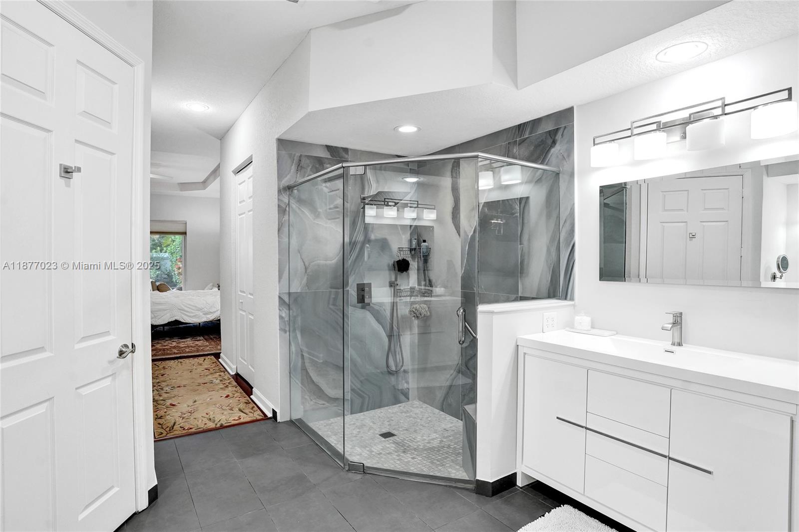 Photo of 842 Spinnaker Dr E  (842), Hollywood, Florida, 33019 - 