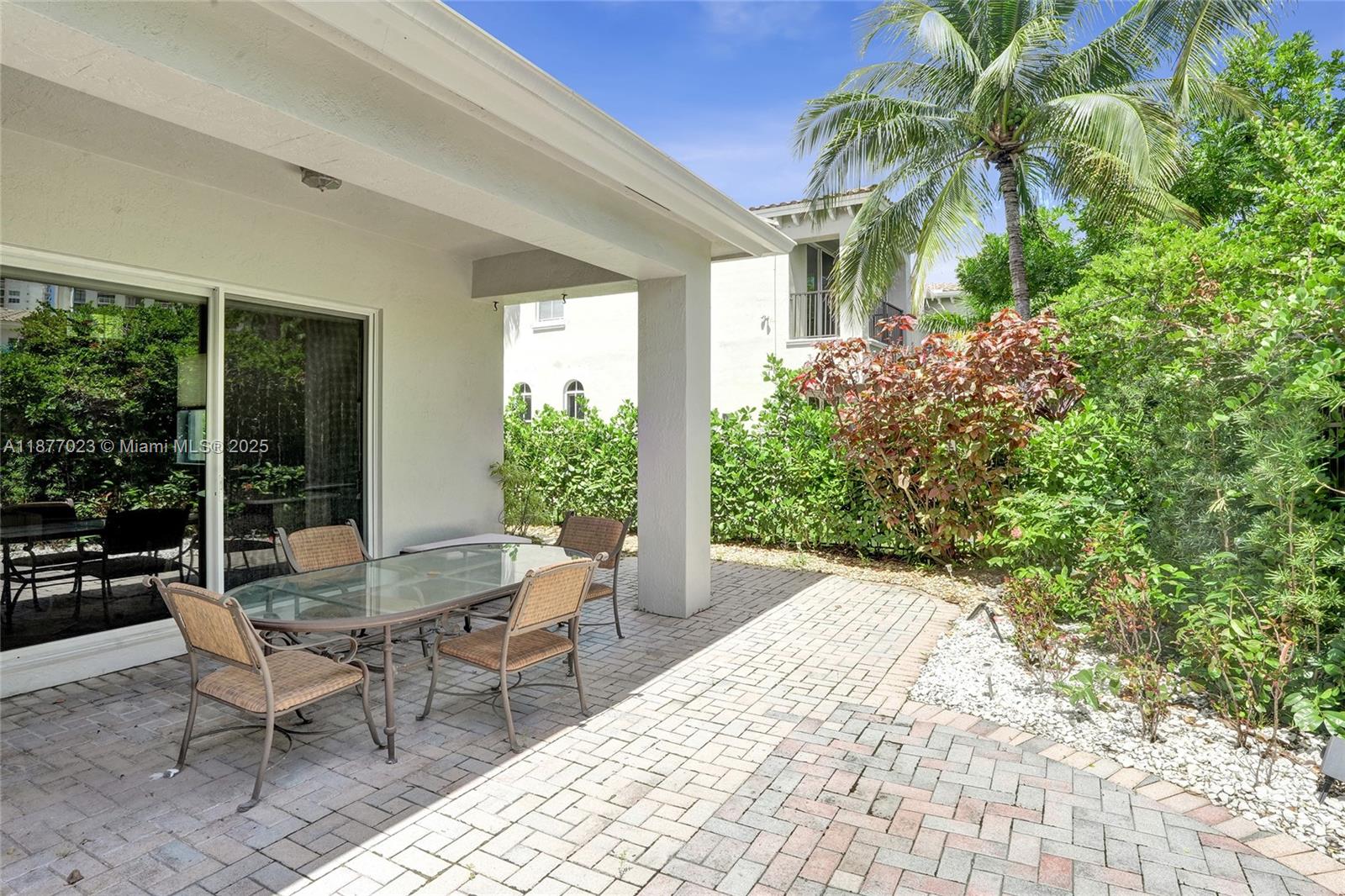 Photo of 842 Spinnaker Dr E  (842), Hollywood, Florida, 33019 - 