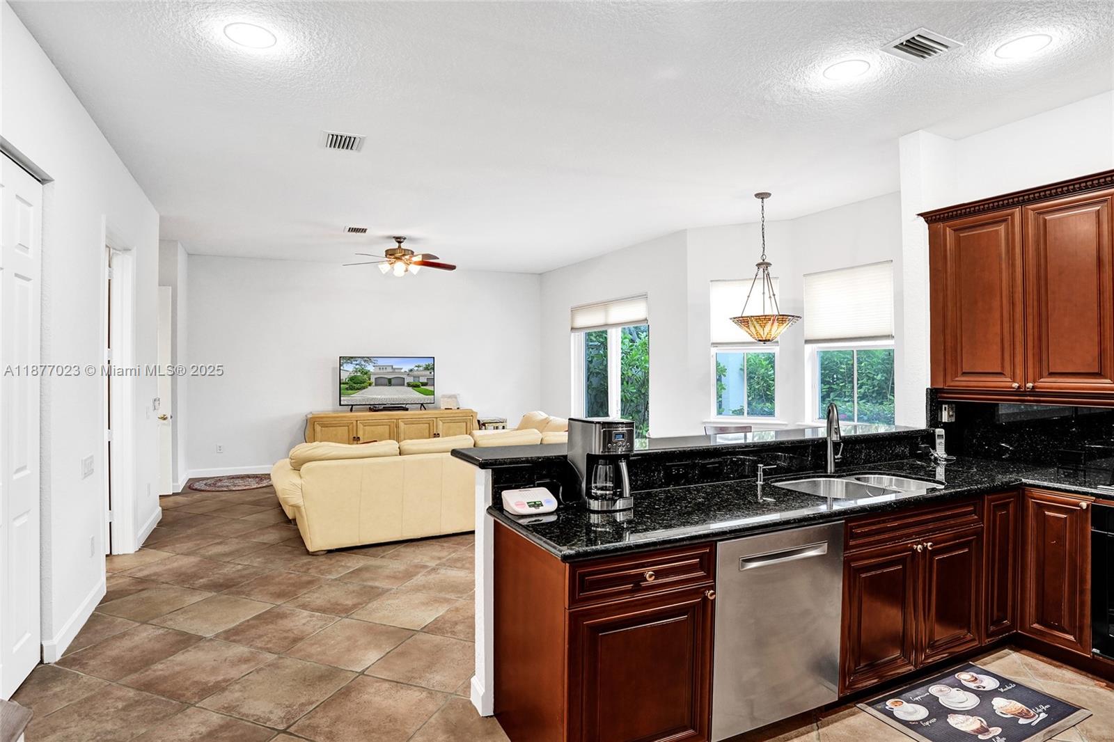 Photo of 842 Spinnaker Dr E  (842), Hollywood, Florida, 33019 - 