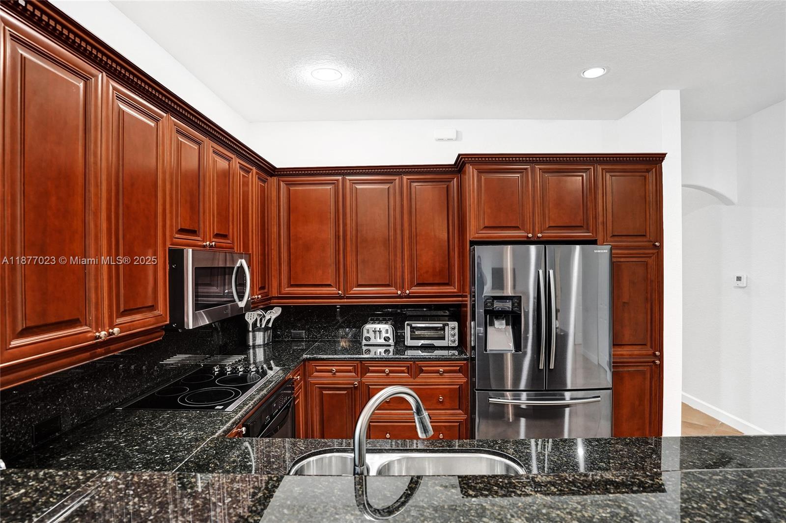 Photo of 842 Spinnaker Dr E  (842), Hollywood, Florida, 33019 - 