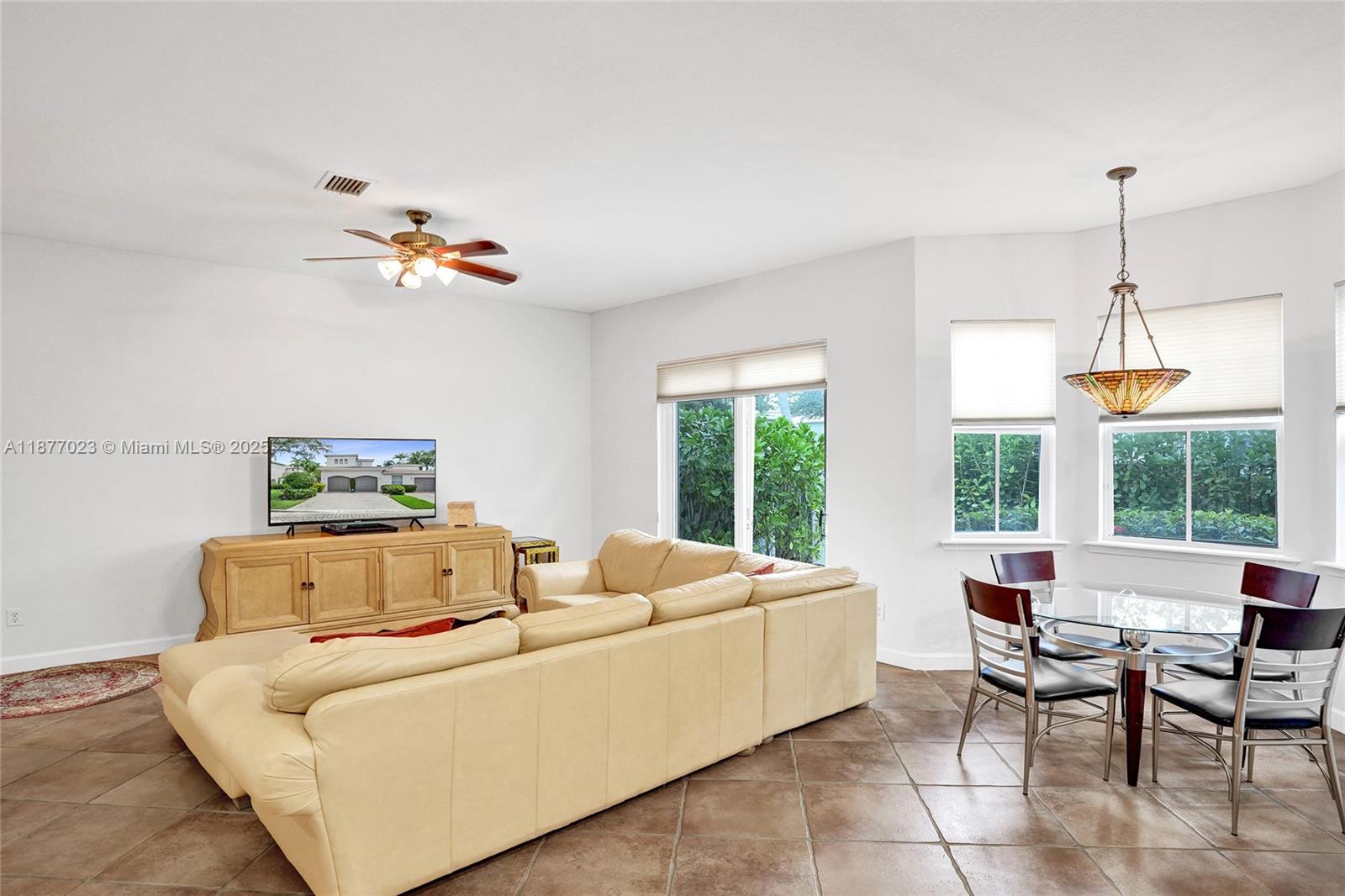 Photo of 842 Spinnaker Dr E  (842), Hollywood, Florida, 33019 - 