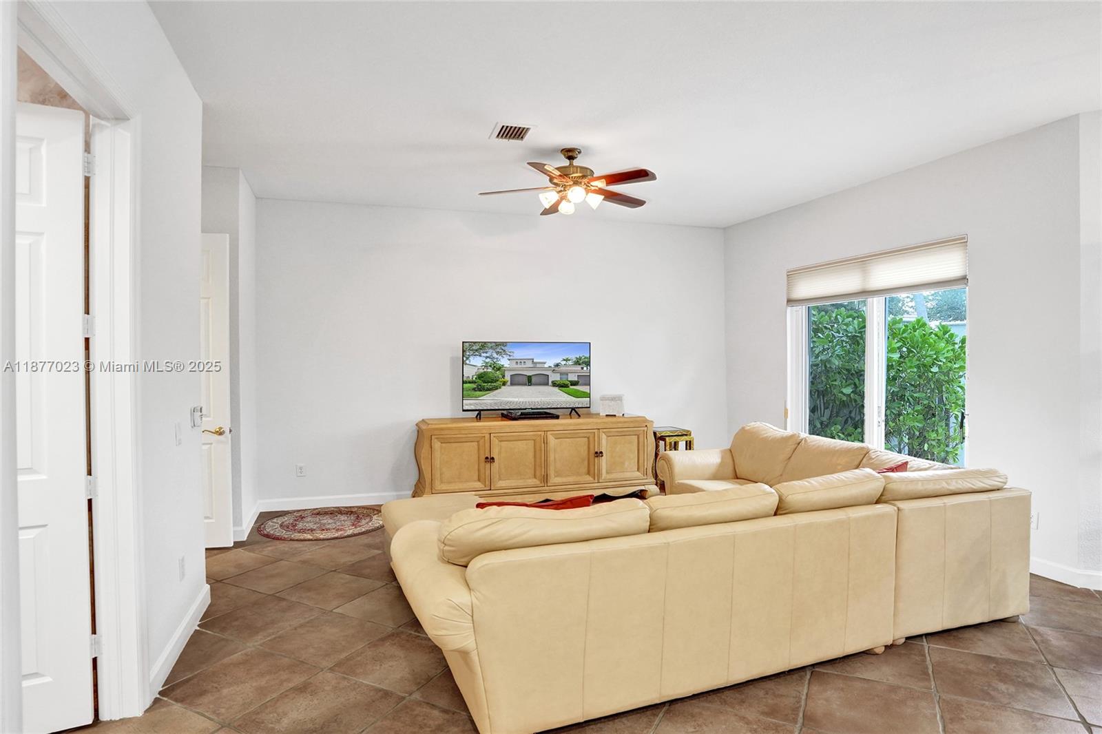 Photo of 842 Spinnaker Dr E  (842), Hollywood, Florida, 33019 - 