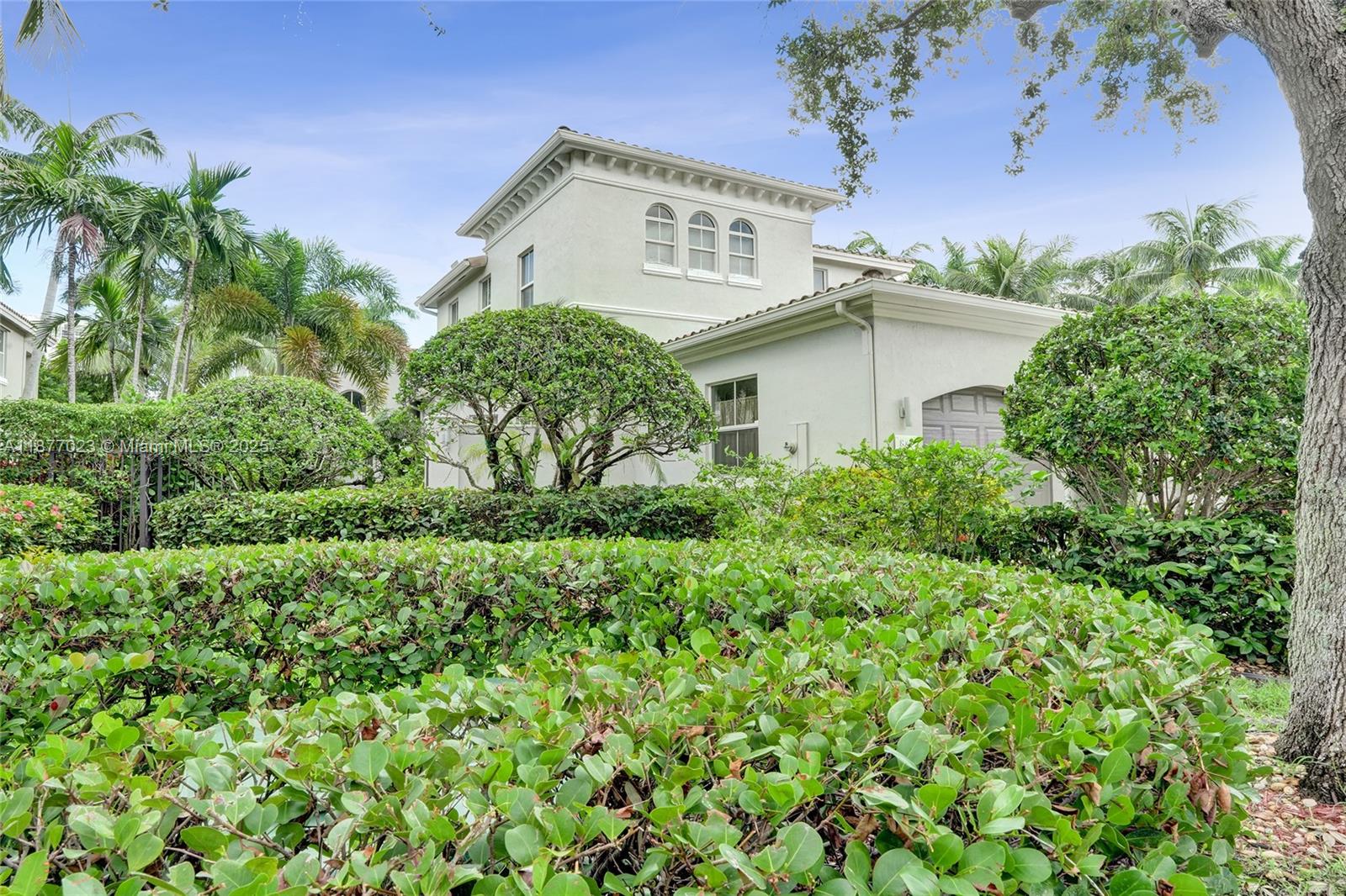 Photo of 842 Spinnaker Dr E  (842), Hollywood, Florida, 33019 - 