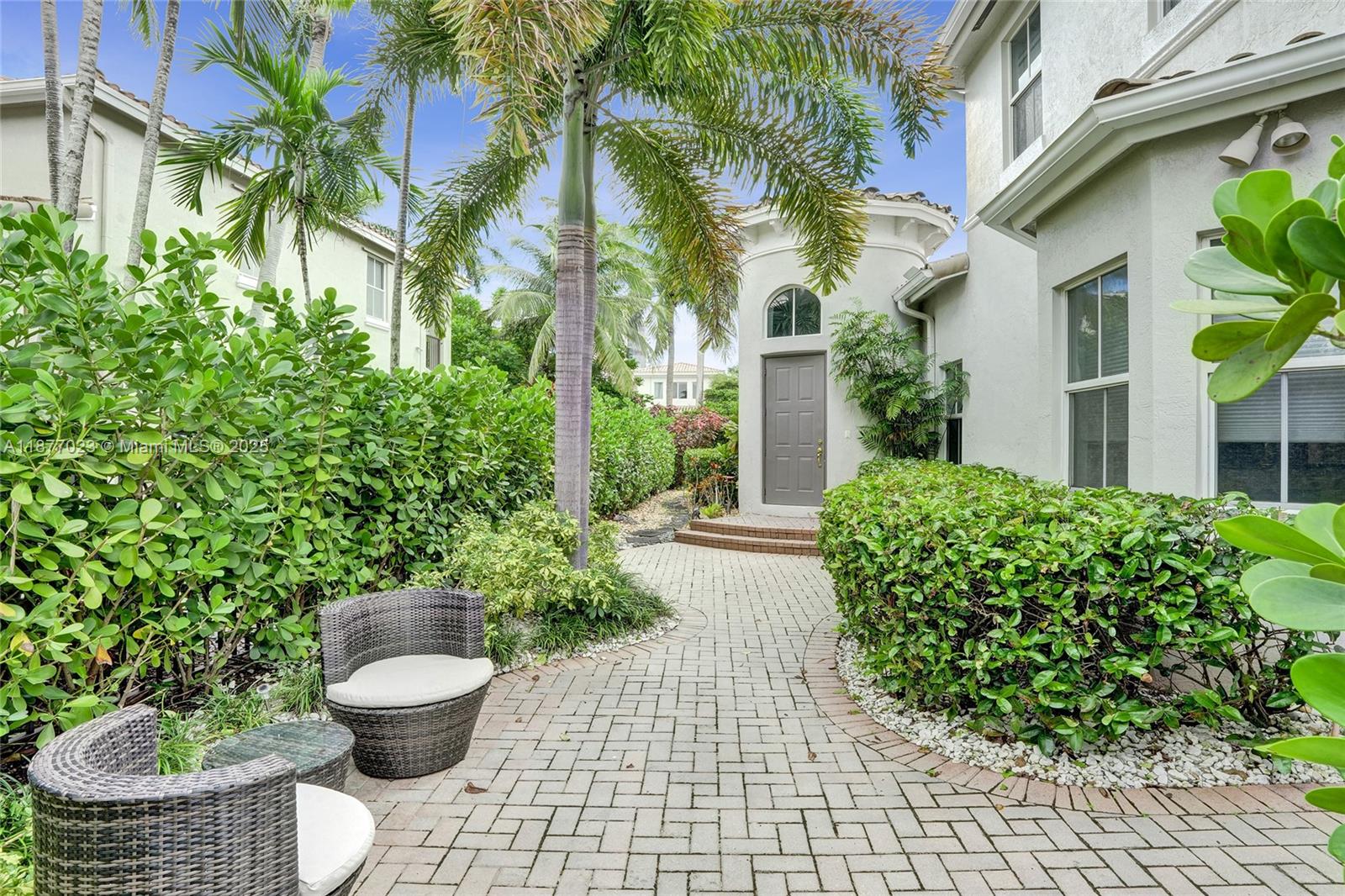 Photo of 842 Spinnaker Dr E  (842), Hollywood, Florida, 33019 - 
