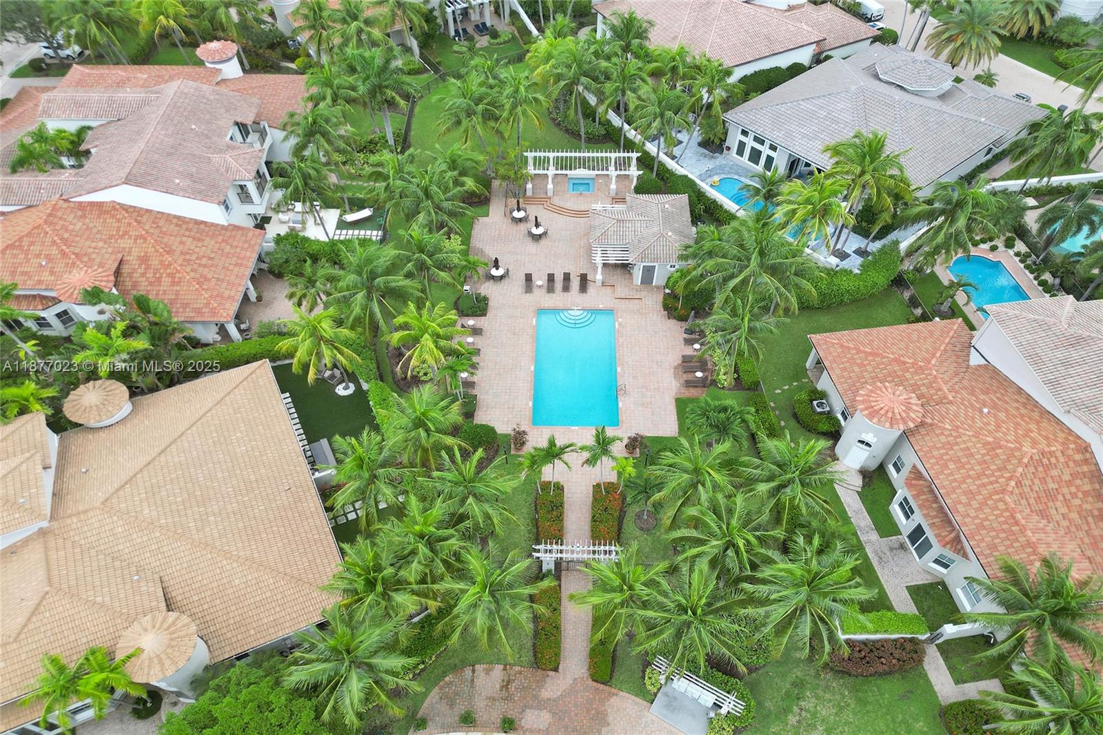 Photo of 842 Spinnaker Dr E  (842), Hollywood, Florida, 33019 - 