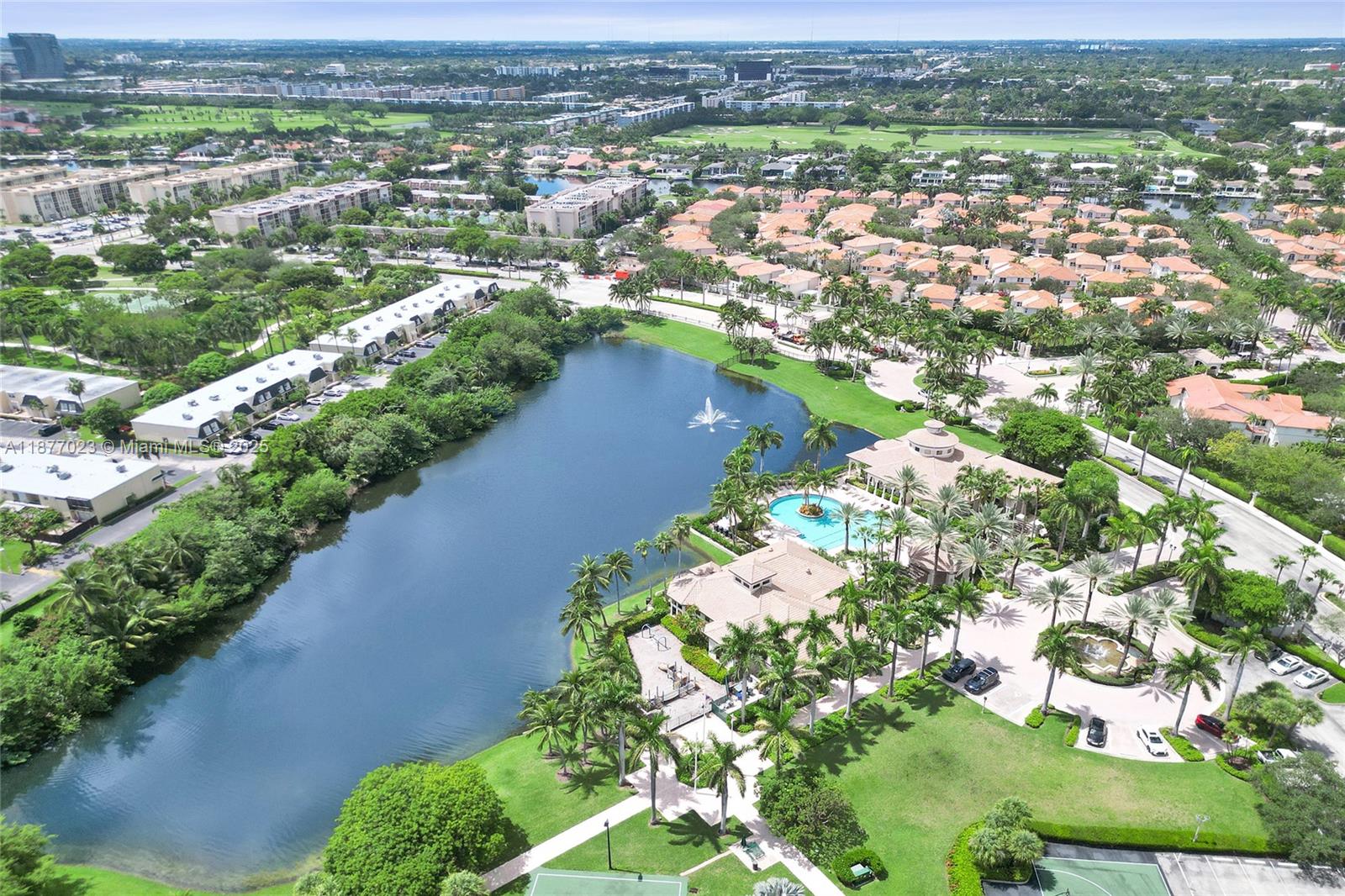 Photo of 842 Spinnaker Dr E  (842), Hollywood, Florida, 33019 - 
