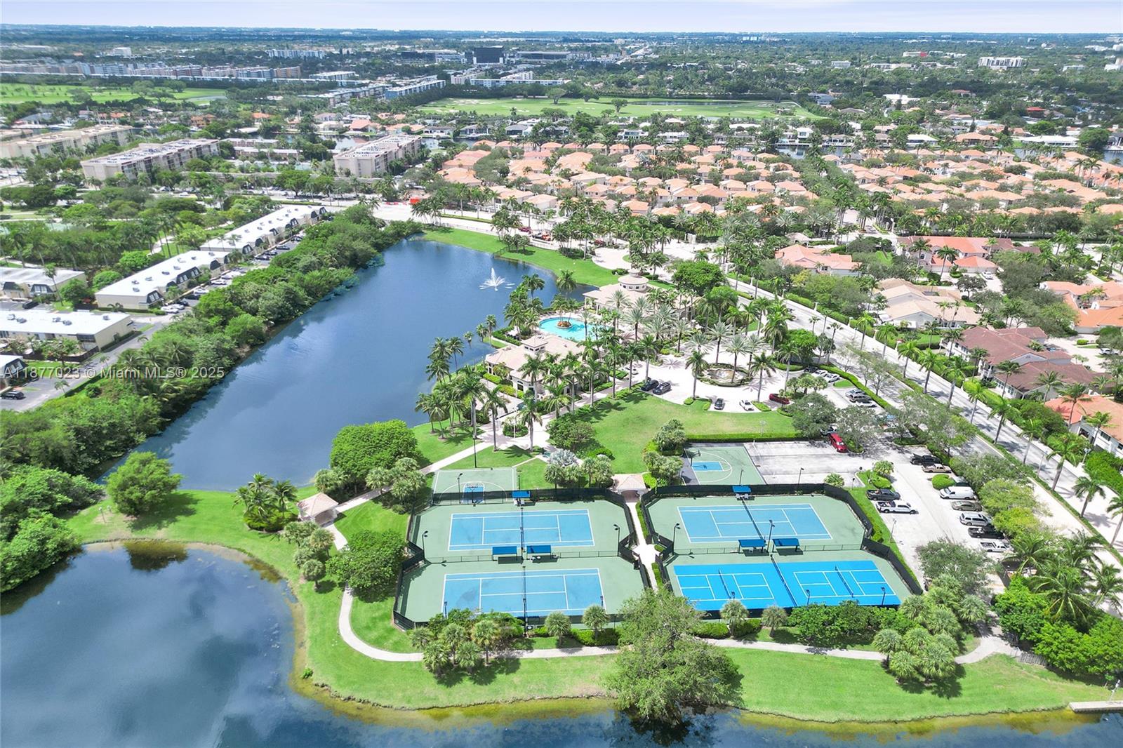 Photo of 842 Spinnaker Dr E  (842), Hollywood, Florida, 33019 - 